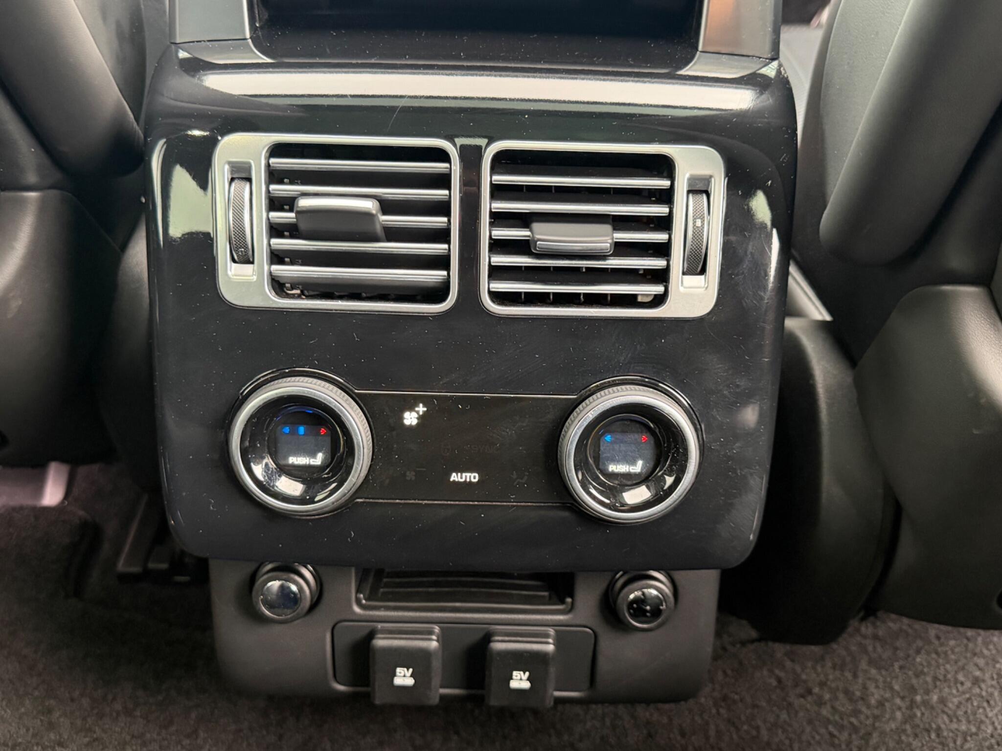 Land Rover Range Rover view 15