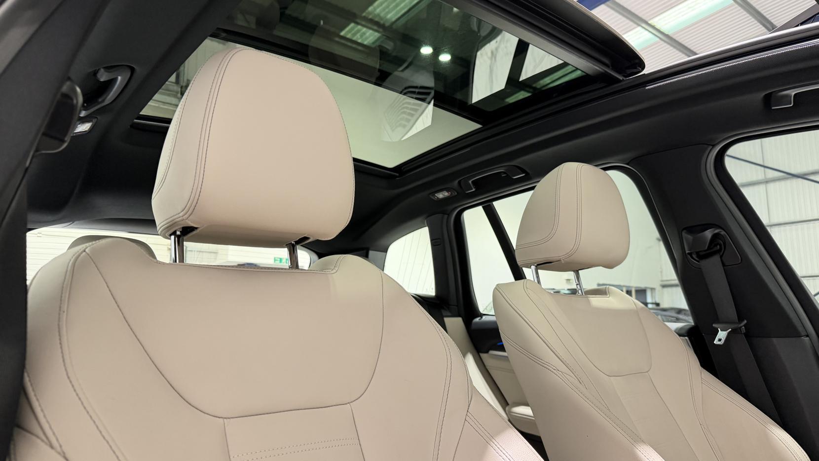 BMW X3 view 19