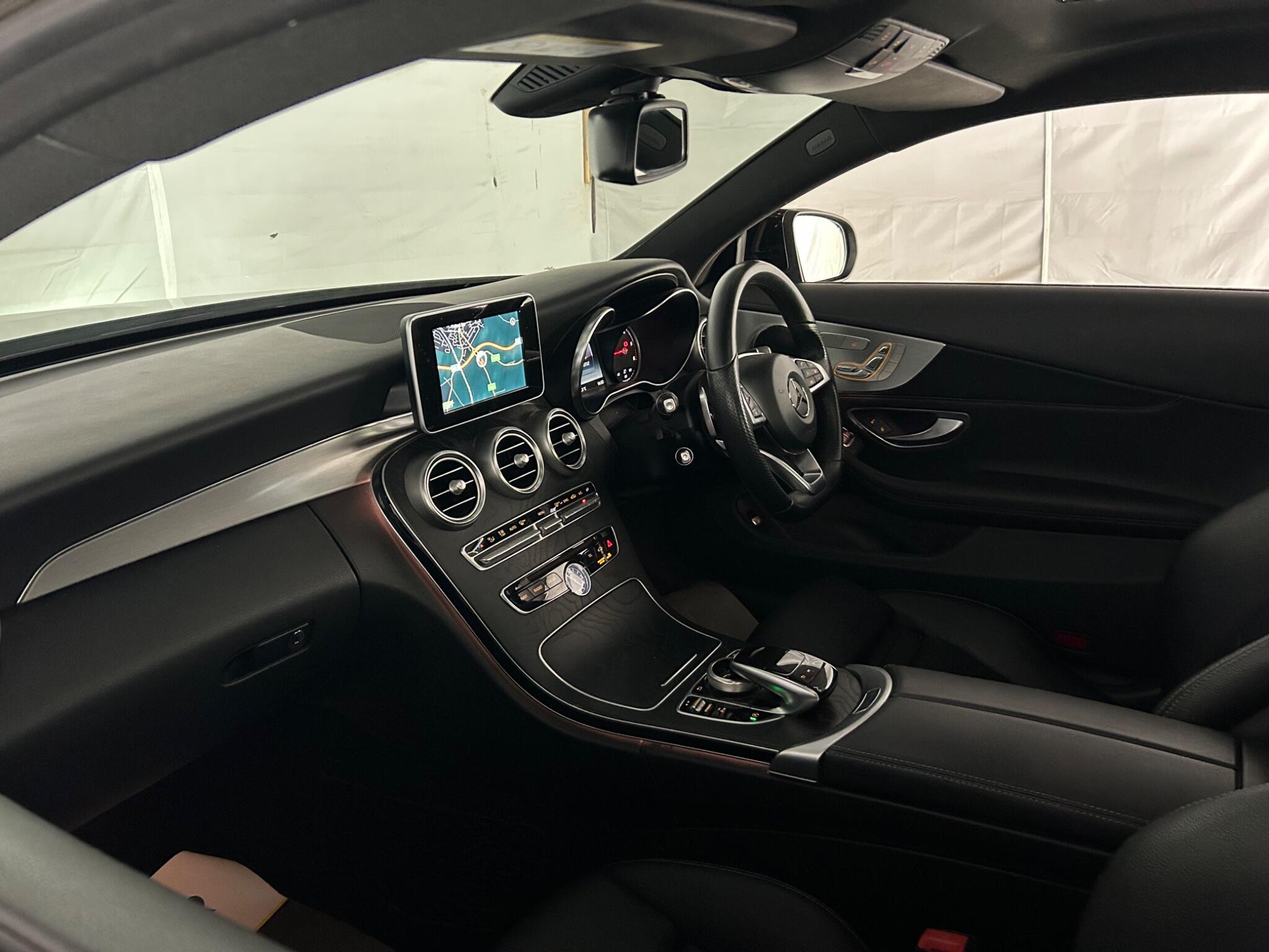 Mercedes-Benz C-Class view 18