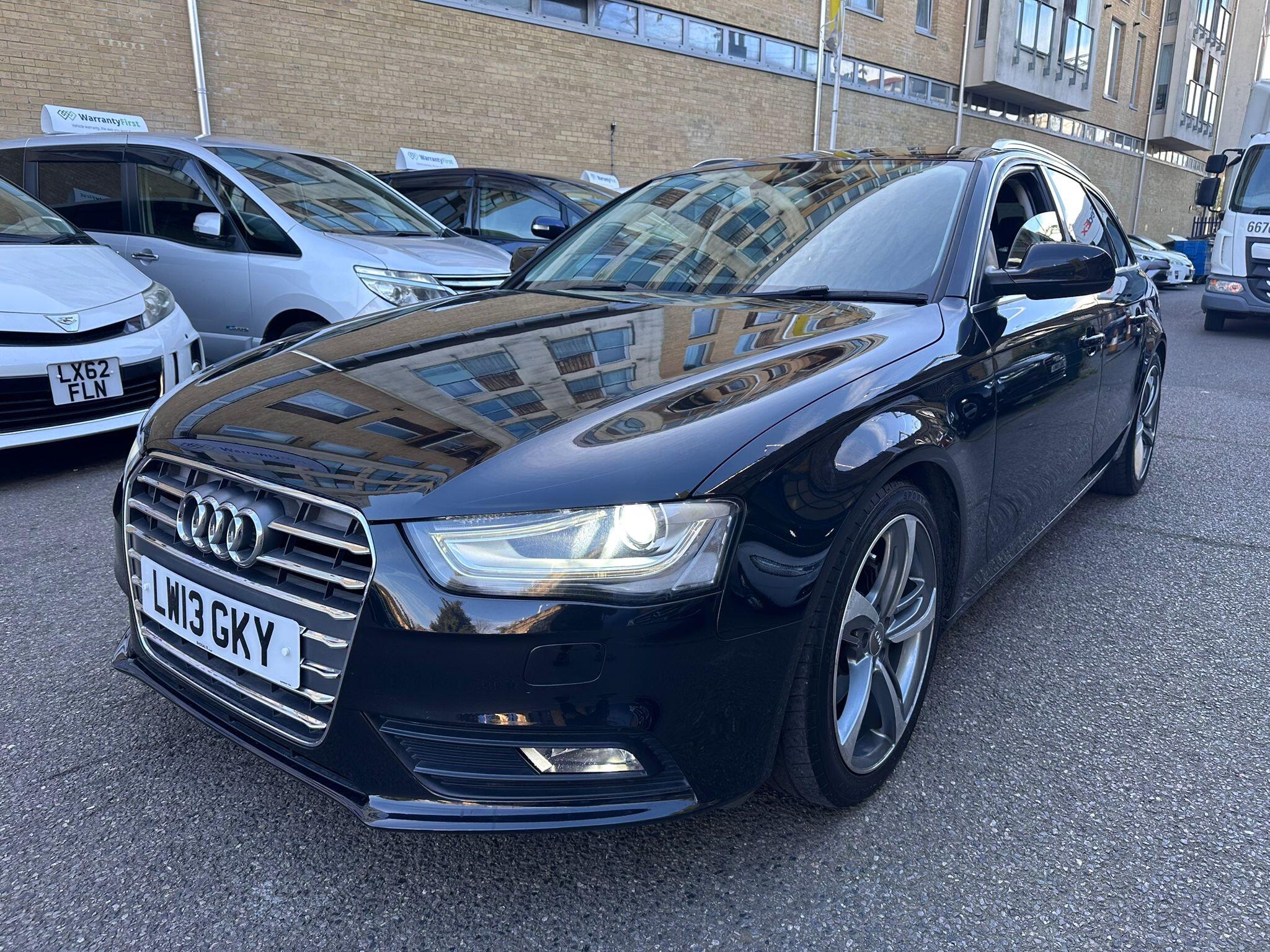 Audi A4 Avant view 9