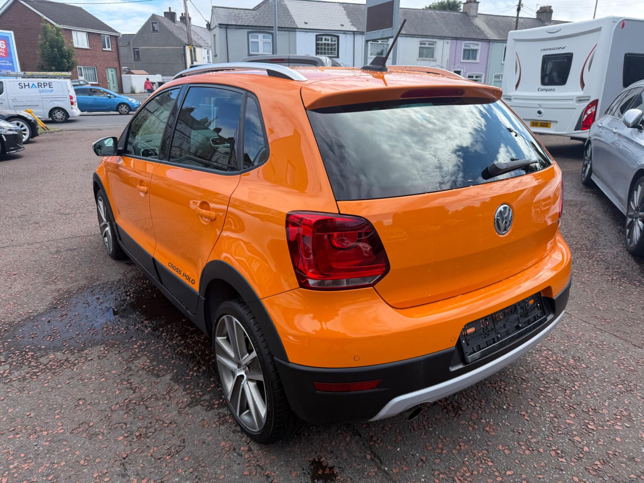 Volkswagen Polo view 5