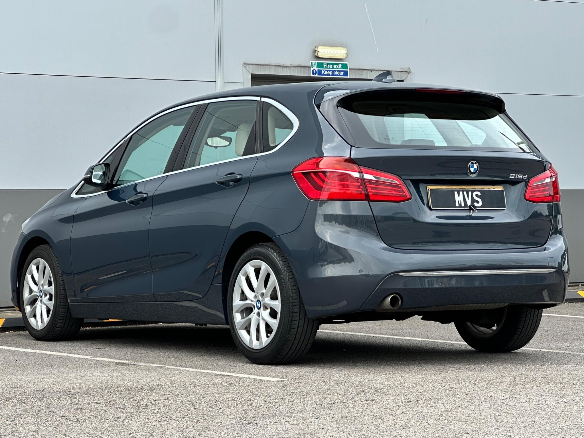 BMW 2 Series Active Tourer view 6