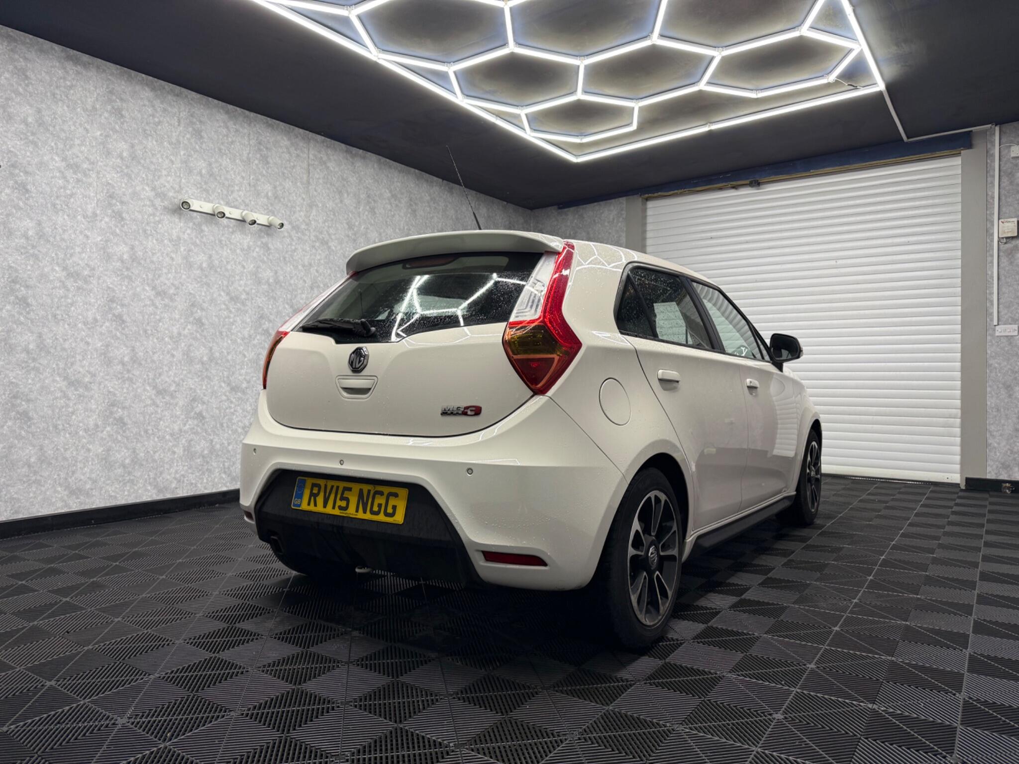 MG MG3 view 4