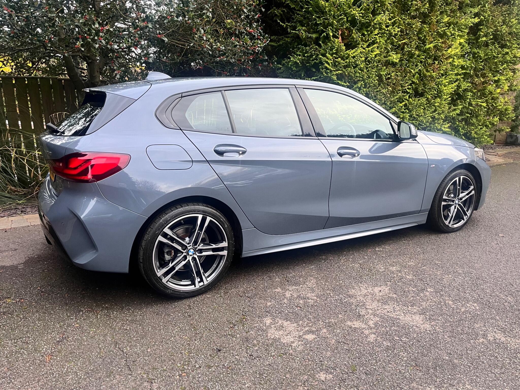 BMW 1 Series view 16