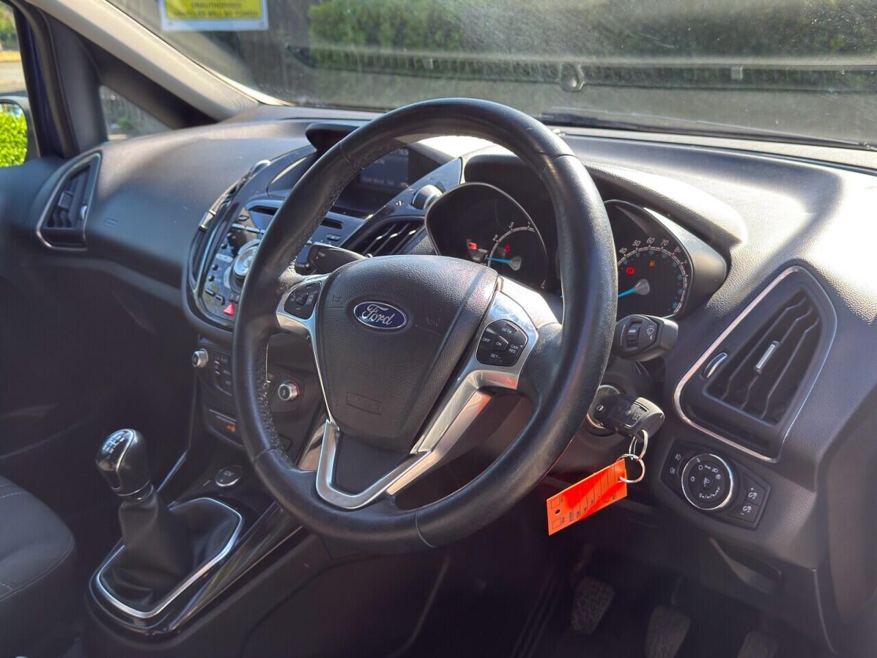 Ford B-Max view 10