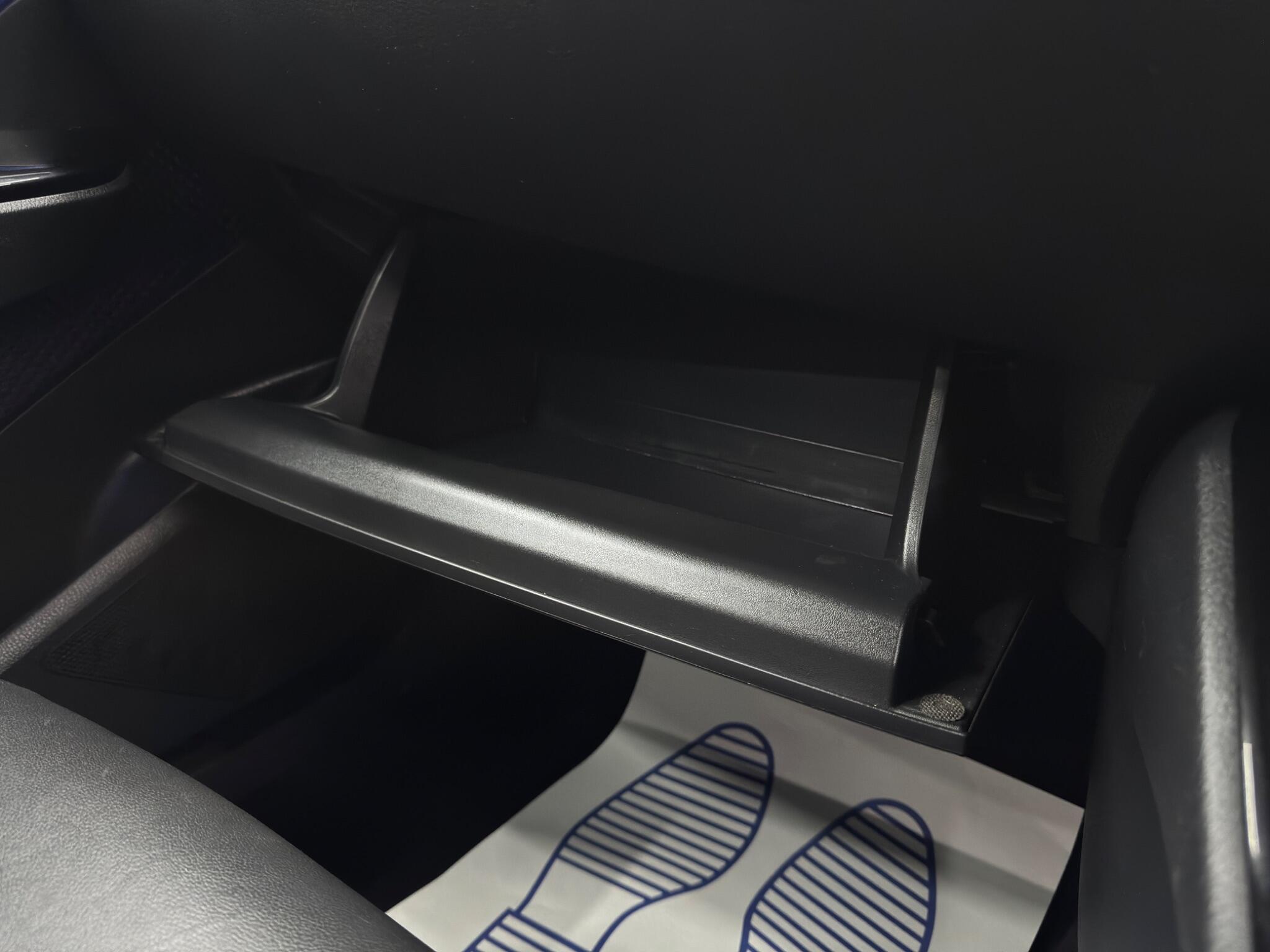 Toyota C-HR view 36