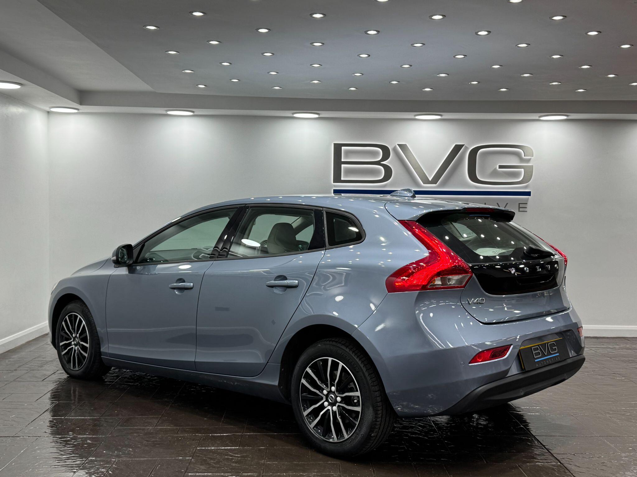 Volvo V40 view 7