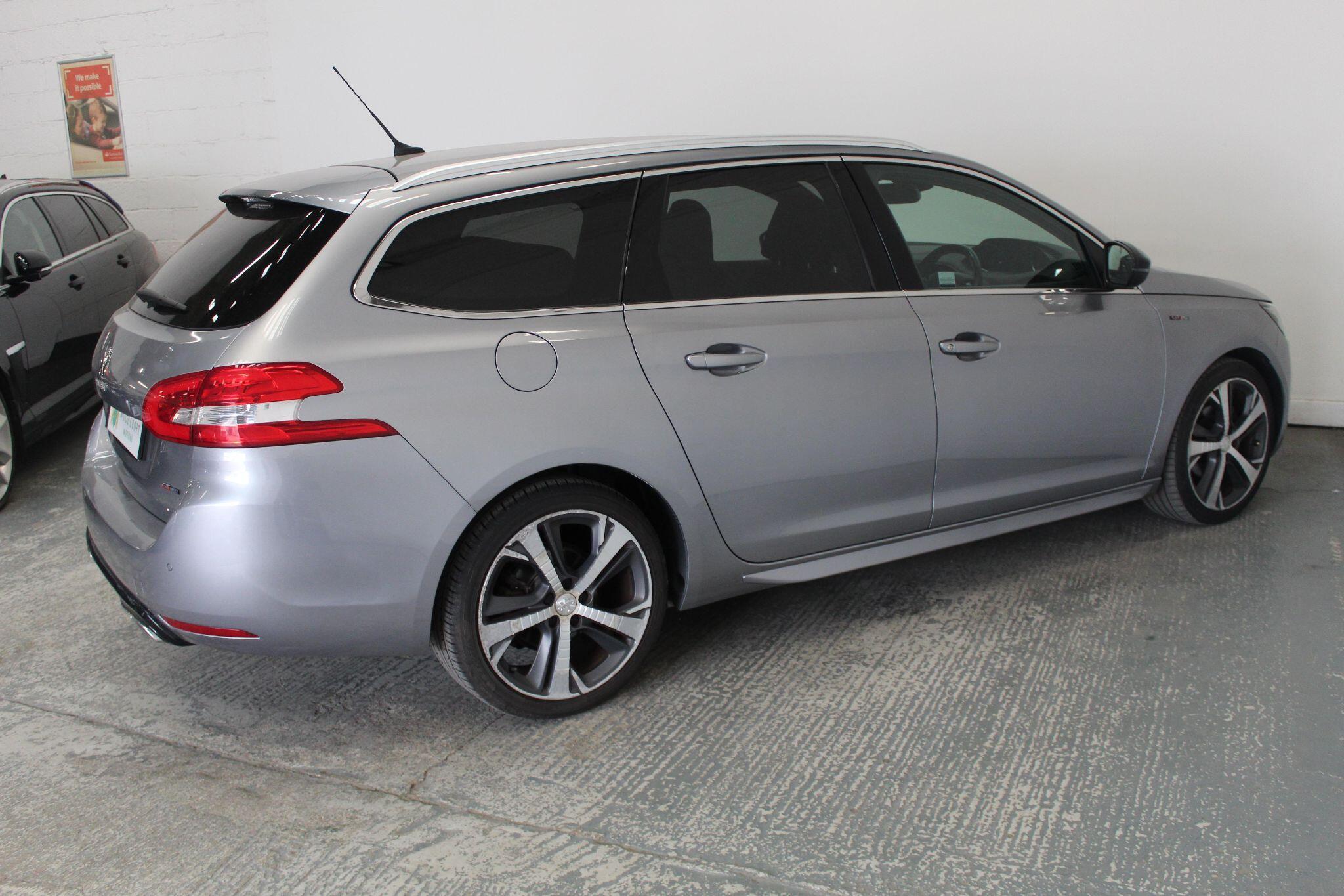 Peugeot 308 view 11