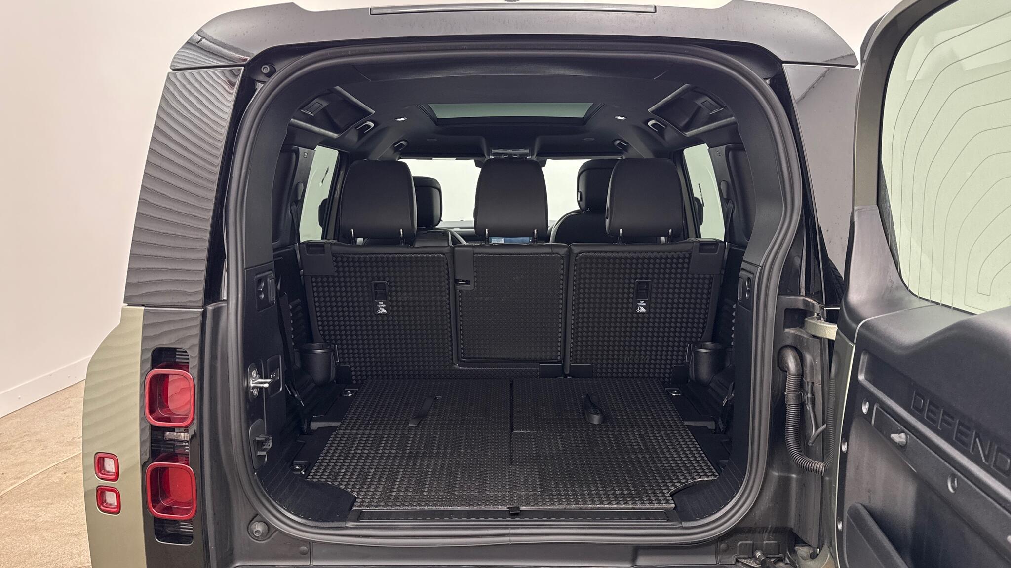 Land Rover Defender view 10