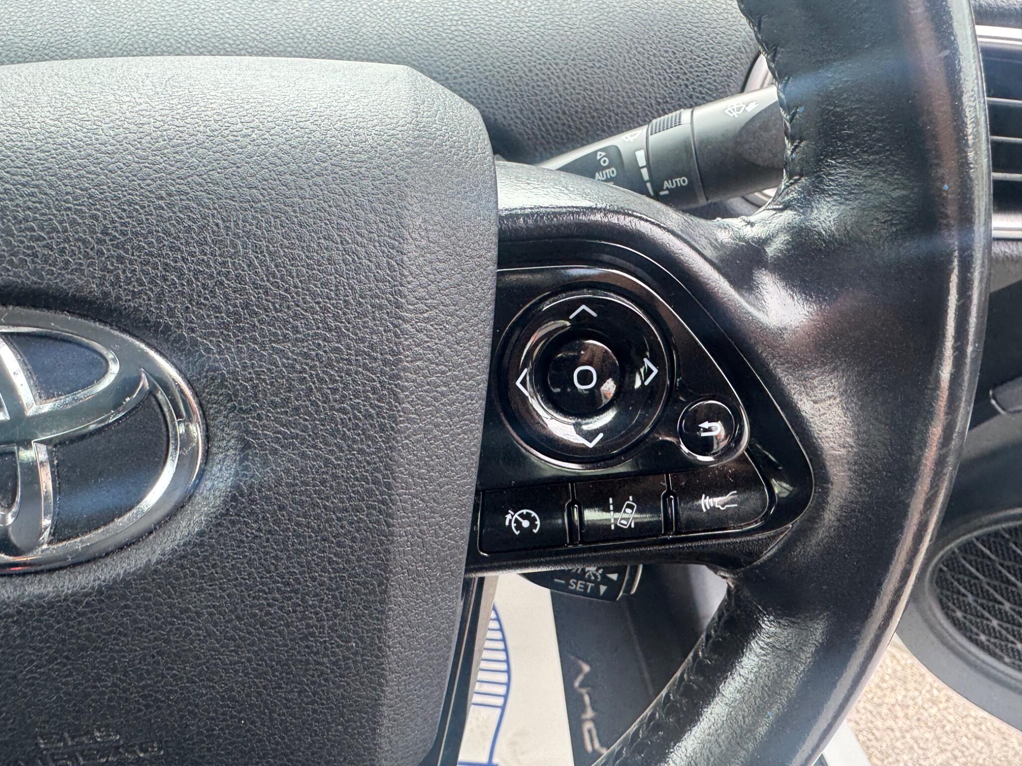 Toyota Prius view 14