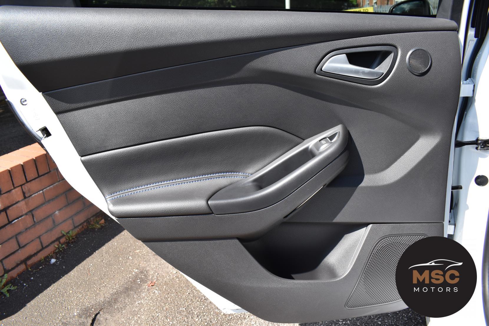 Ford Focus view 74