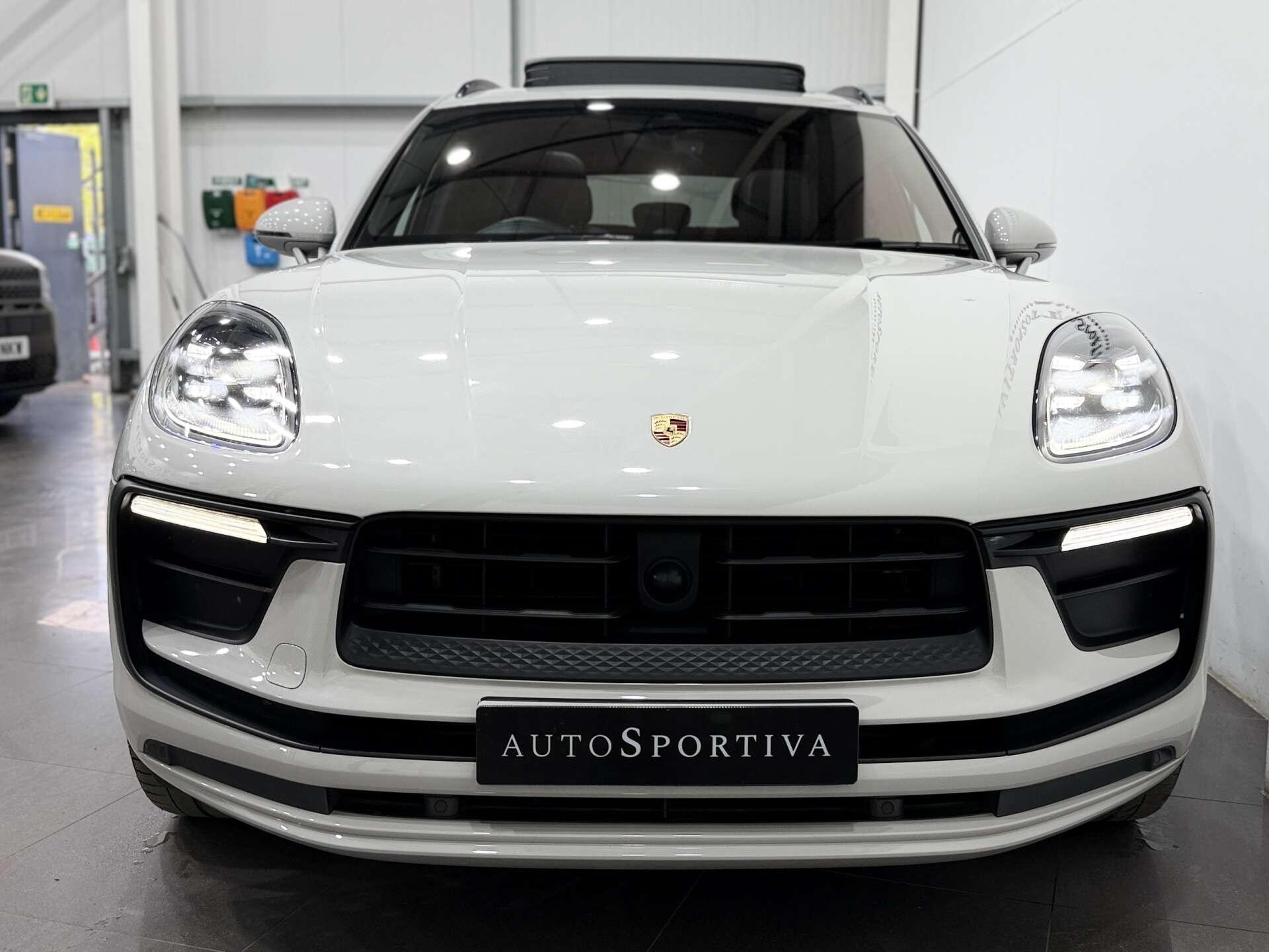 Porsche Macan view 6