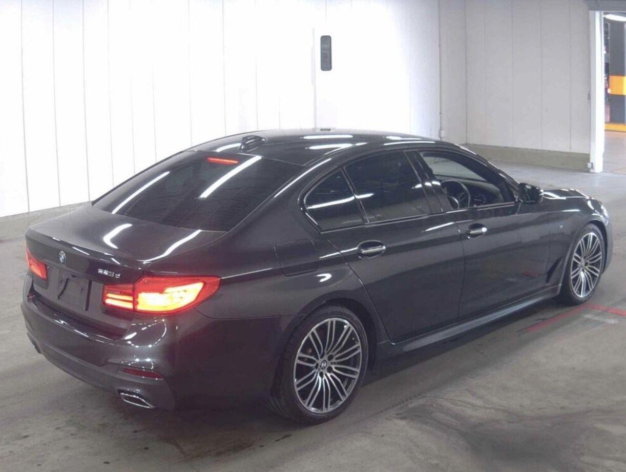 BMW 5 Series view 5