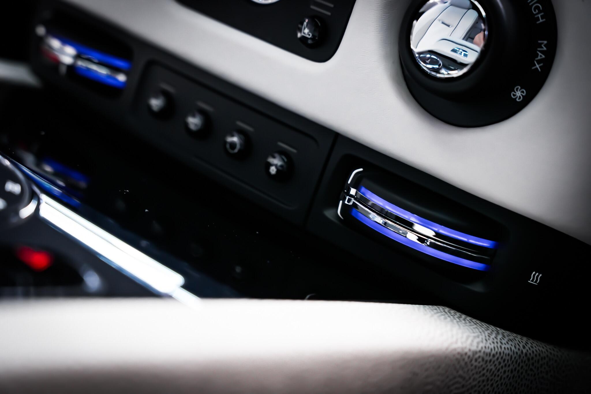 Rolls-Royce Wraith view 53