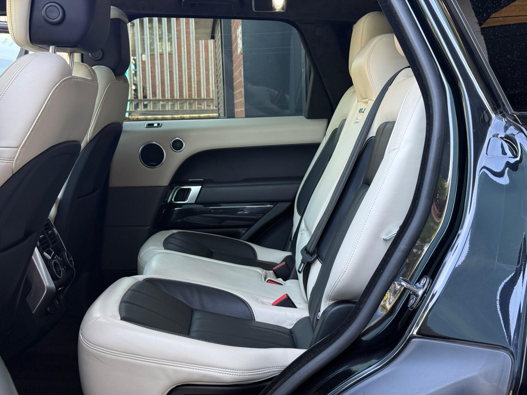Land Rover Range Rover Sport view 12