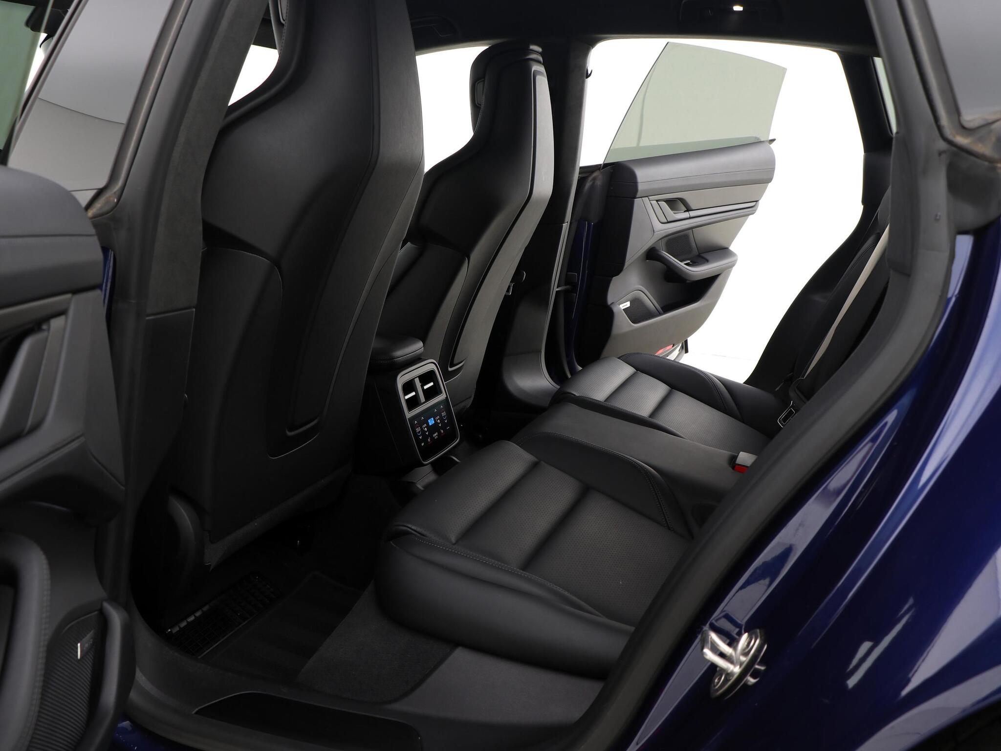 Porsche Taycan view 26