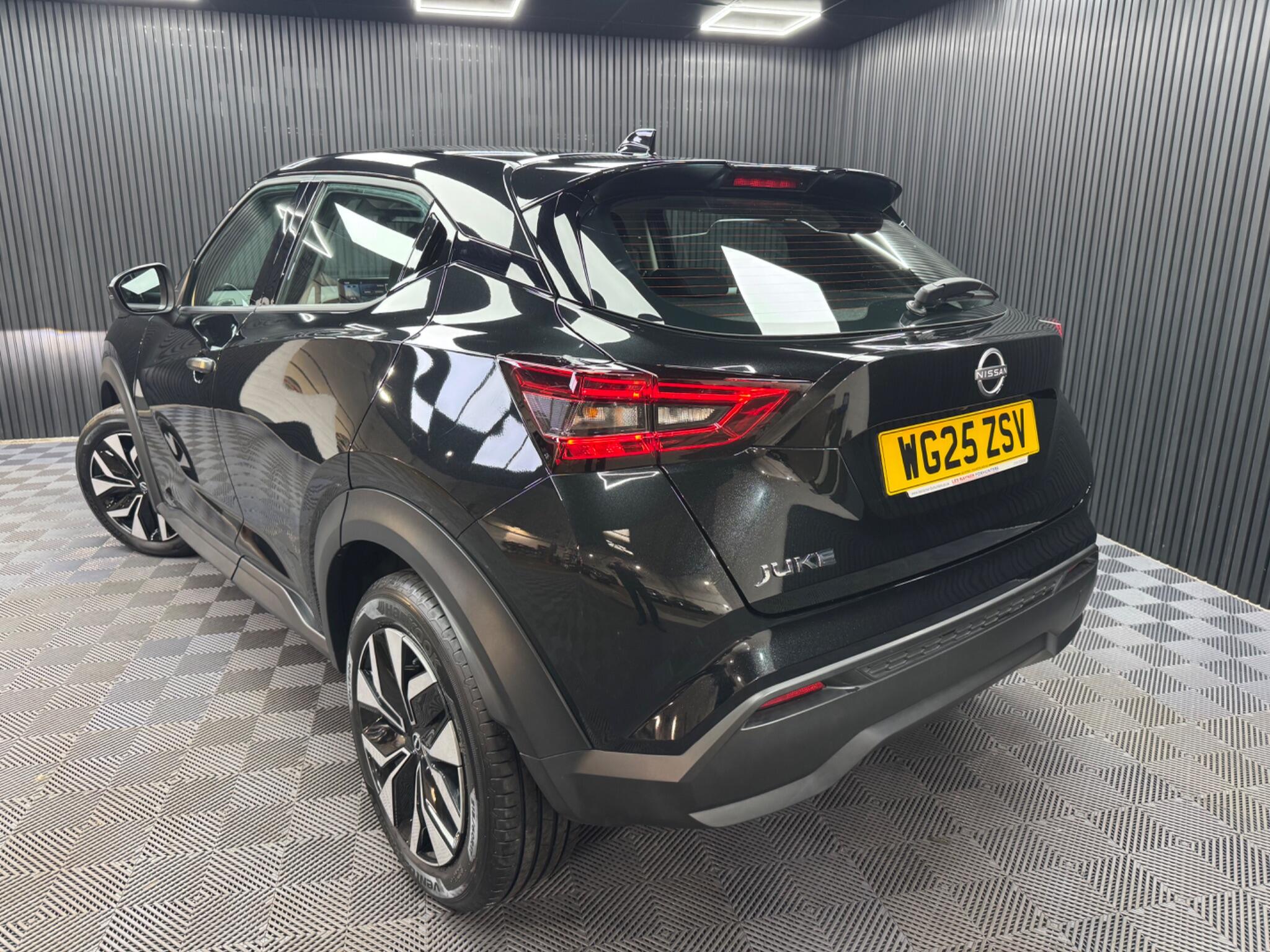 Nissan Juke view 13