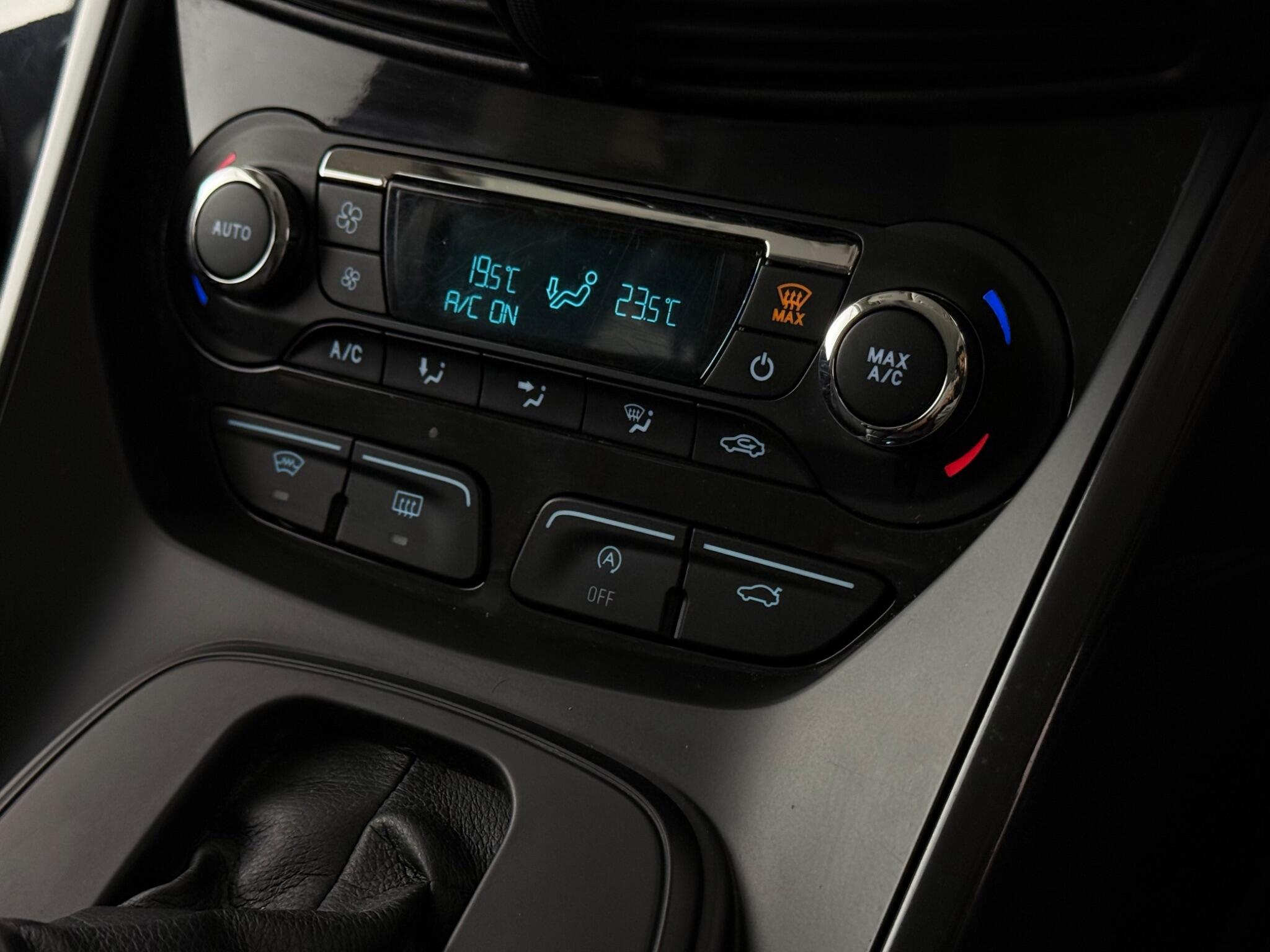 Ford Kuga view 25