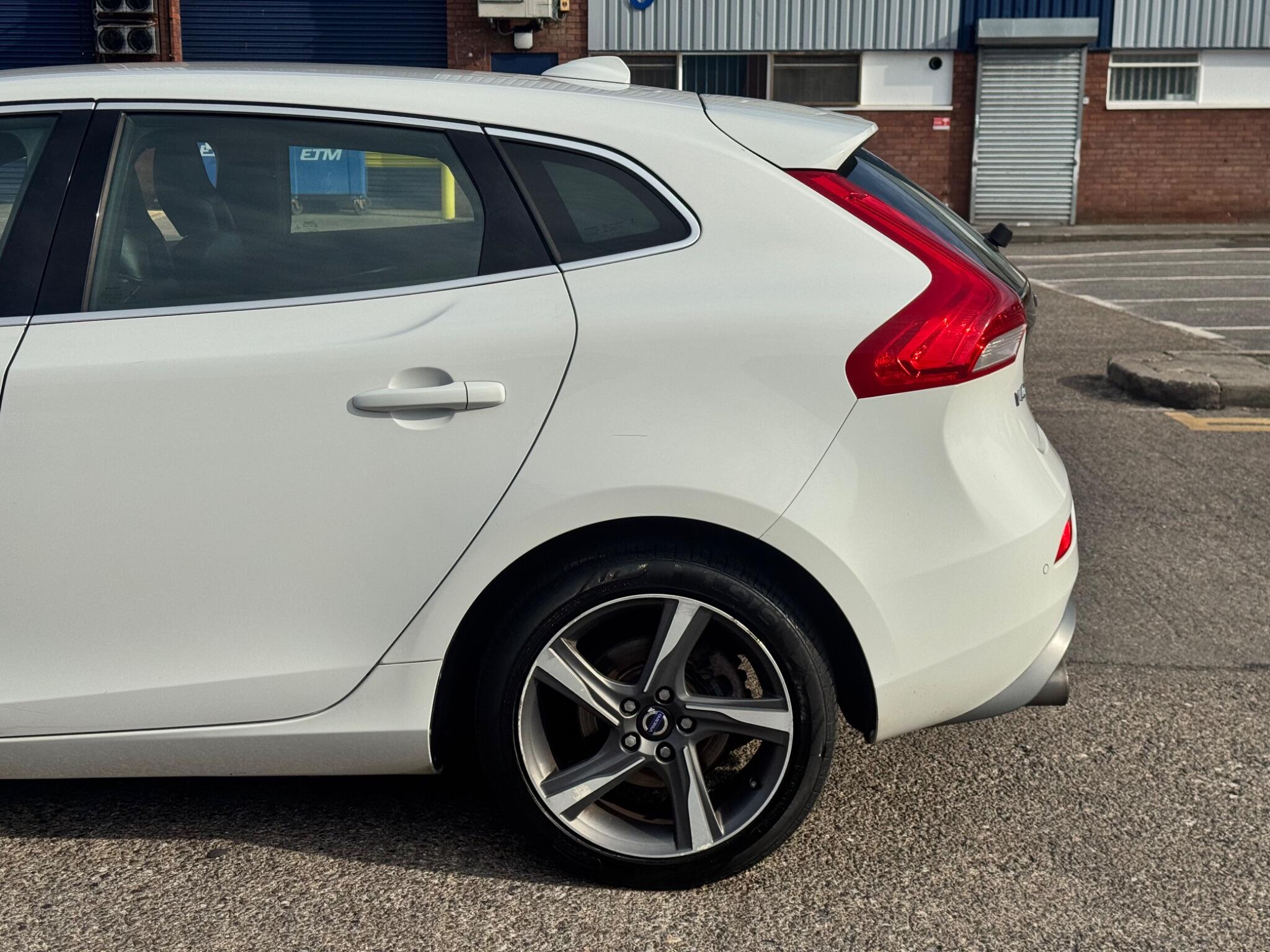 Volvo V40 view 34