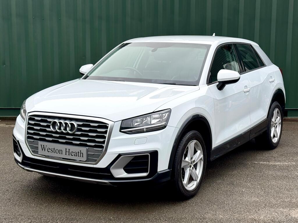 Audi Q2 view 9