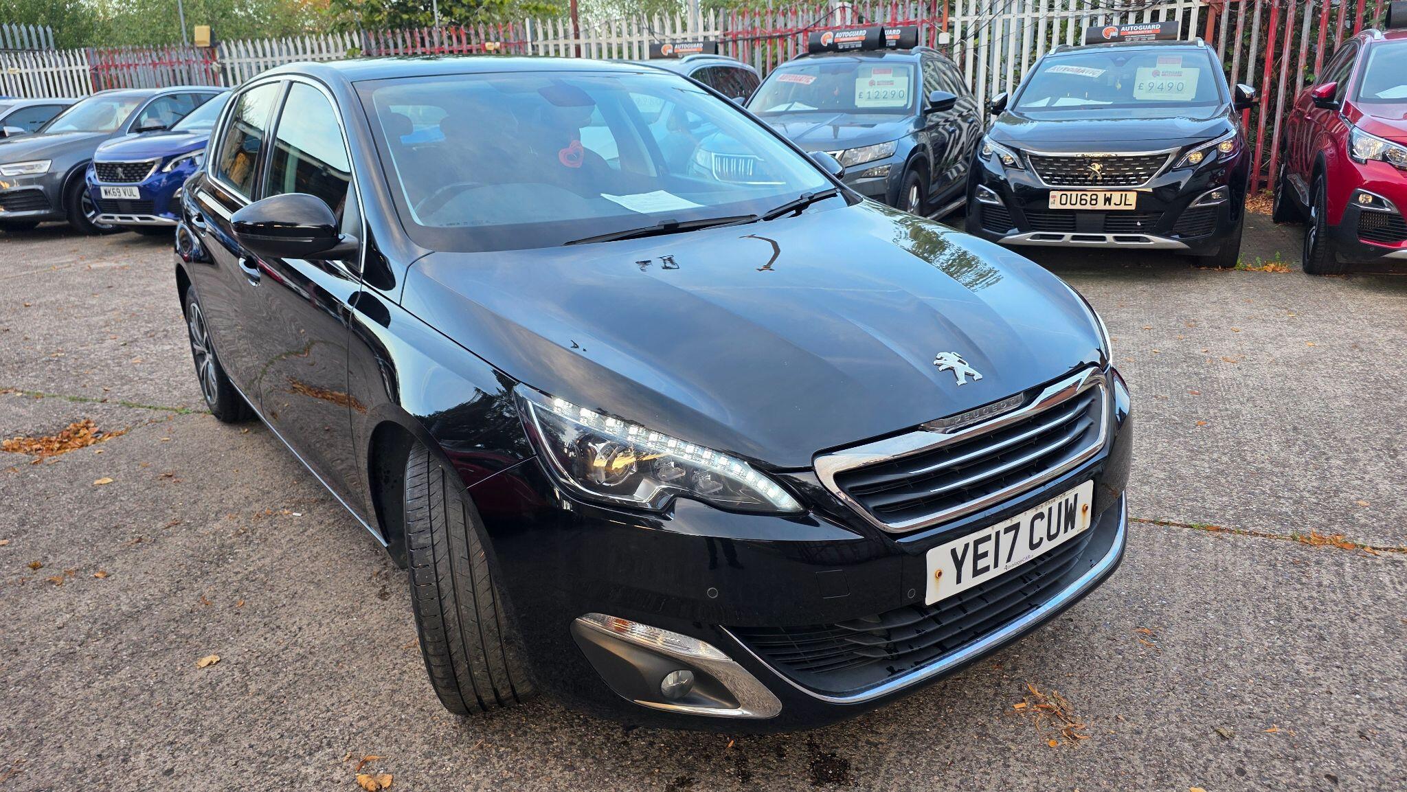 Peugeot 308 view 2