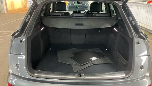Audi Q5 view 13