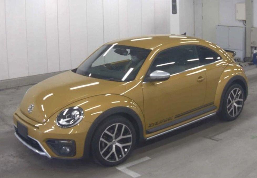 Volkswagen Beetle view 2