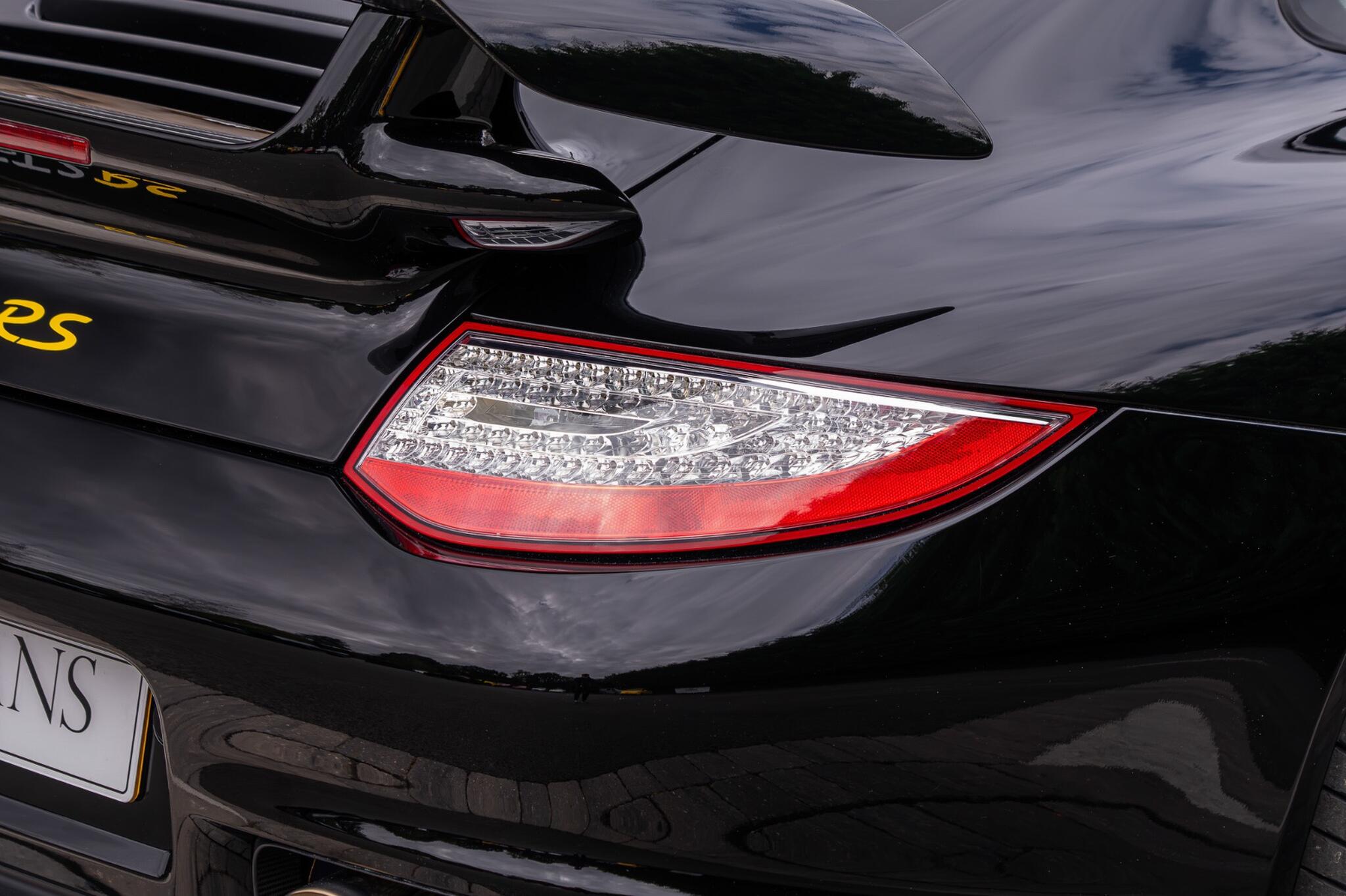 Porsche 911 view 54