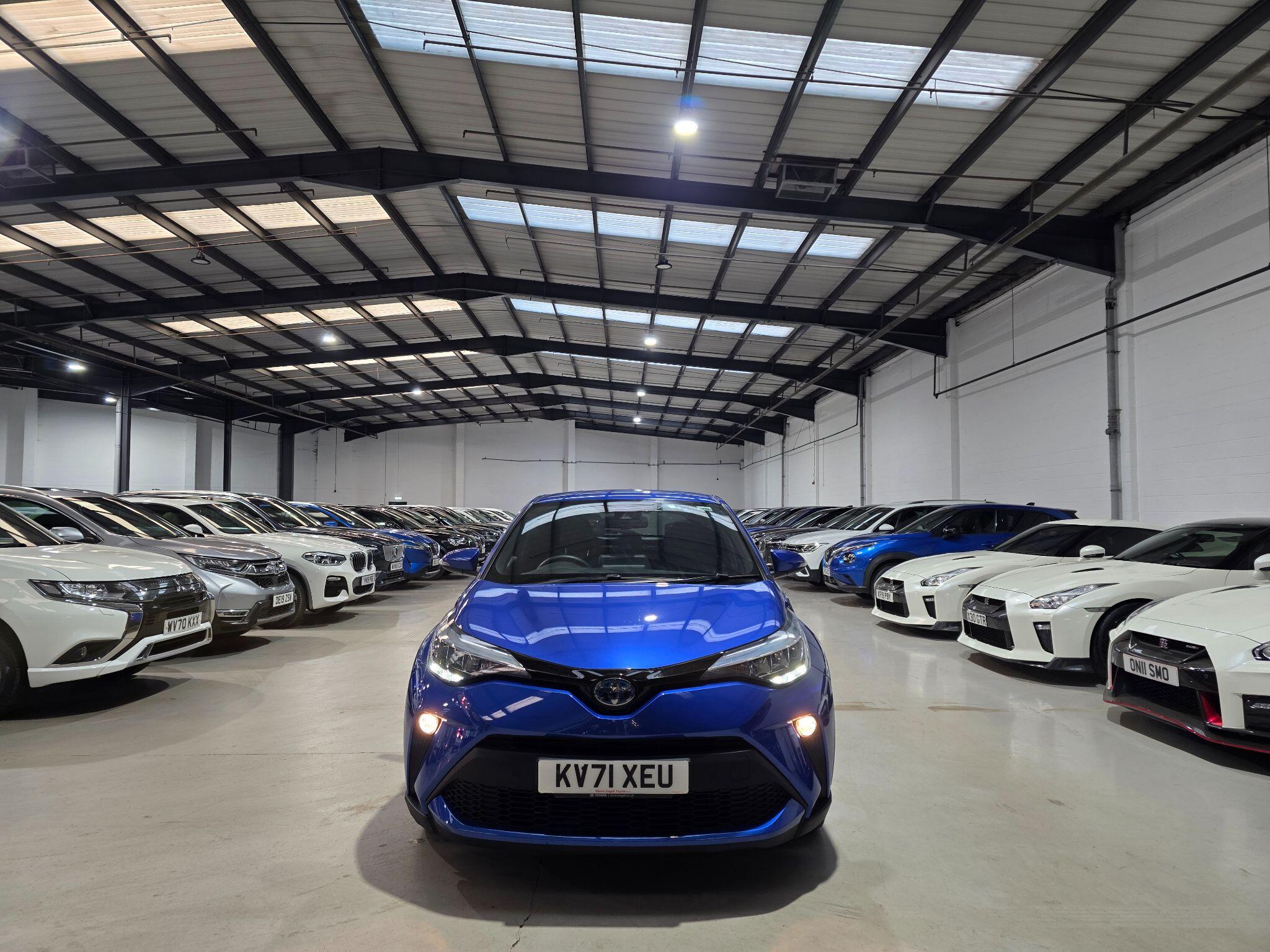 Toyota C-HR view 2