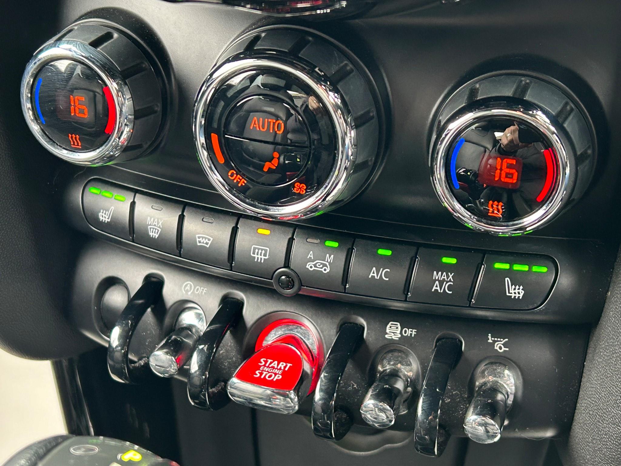 Mini Hatch view 27