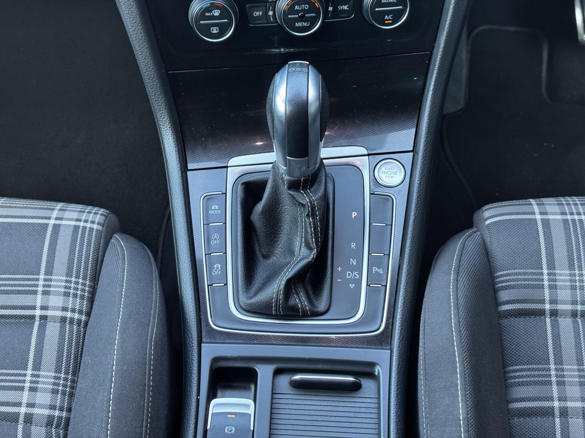 Volkswagen Golf view 19