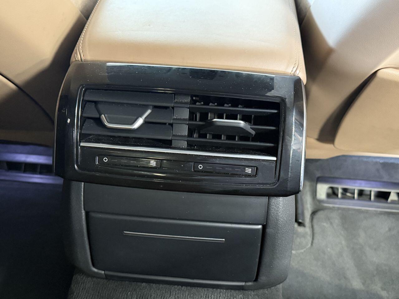 Audi A8 view 38