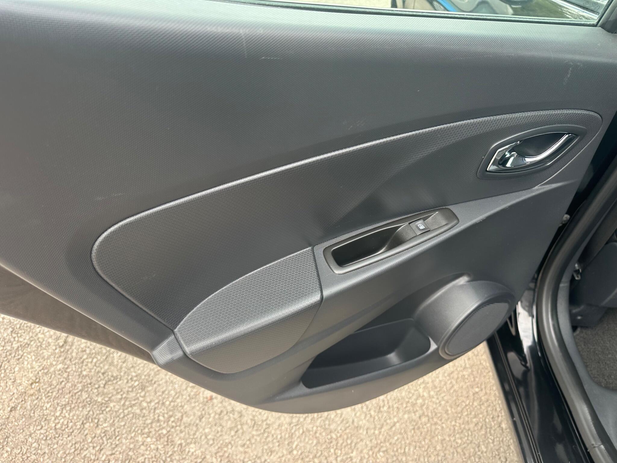 Renault Clio view 28