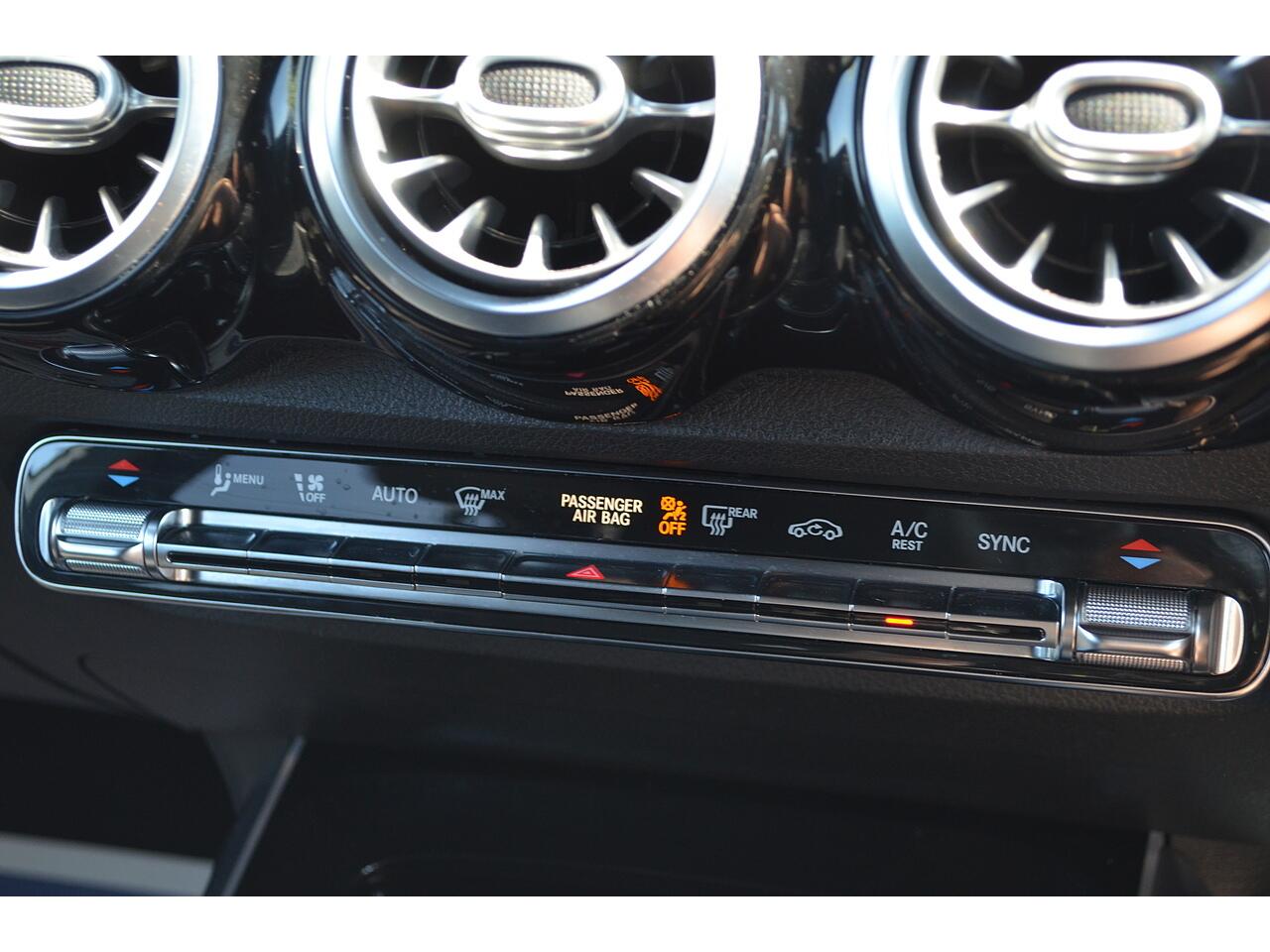 Mercedes-Benz GLB view 58
