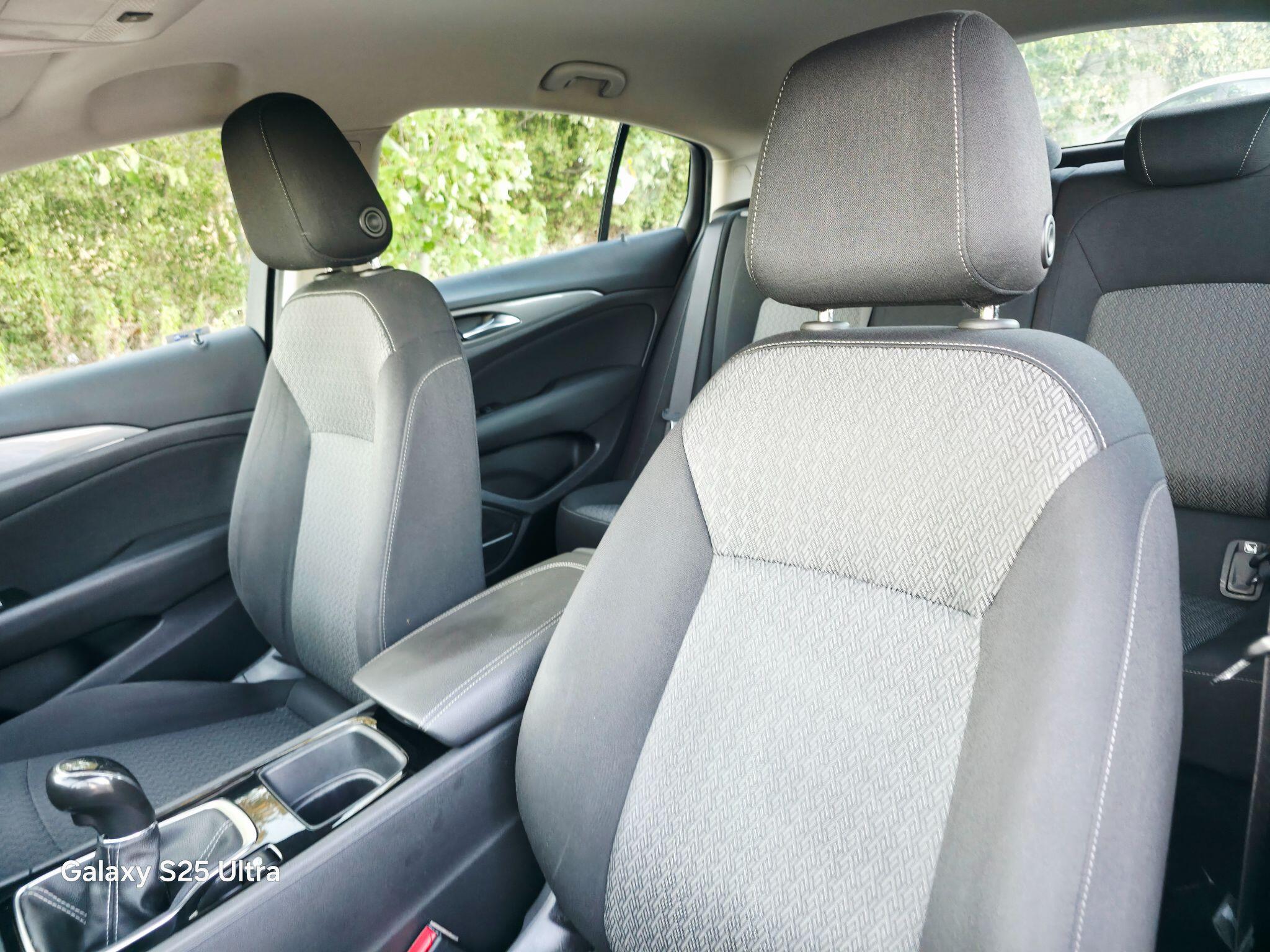 Vauxhall Insignia view 35
