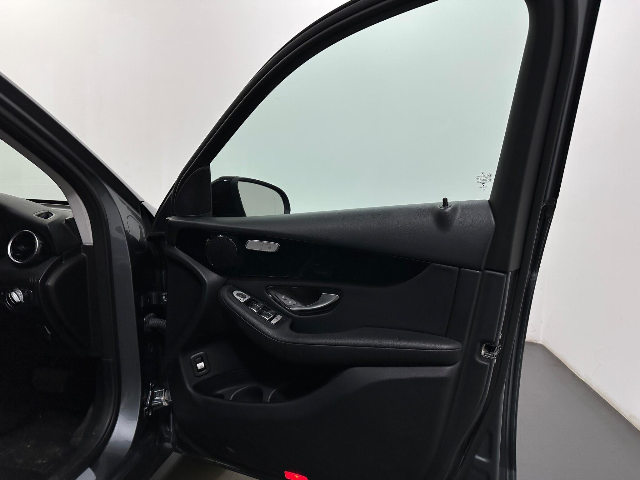 Mercedes-Benz GLC view 34