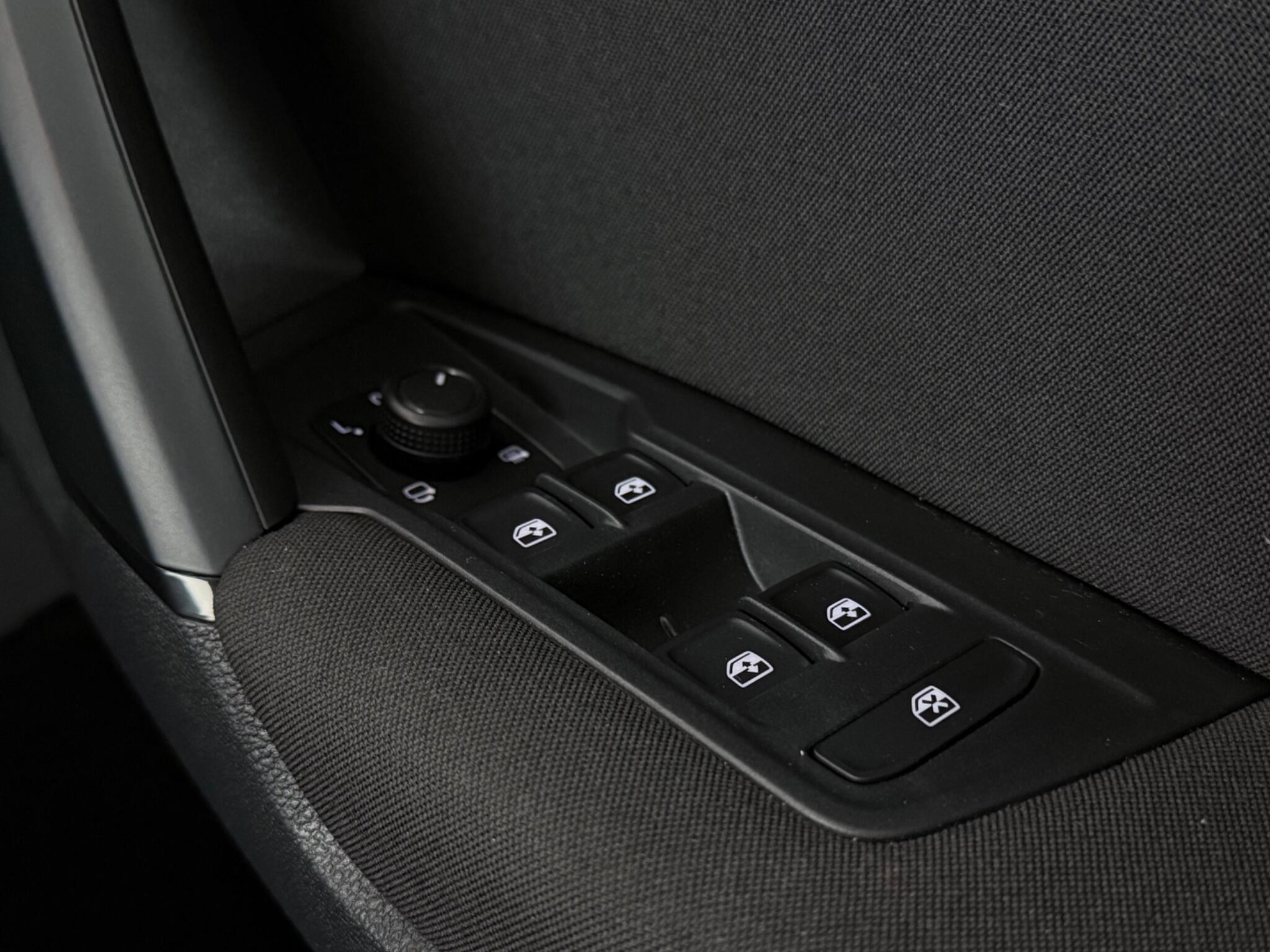 Volkswagen Tiguan view 16