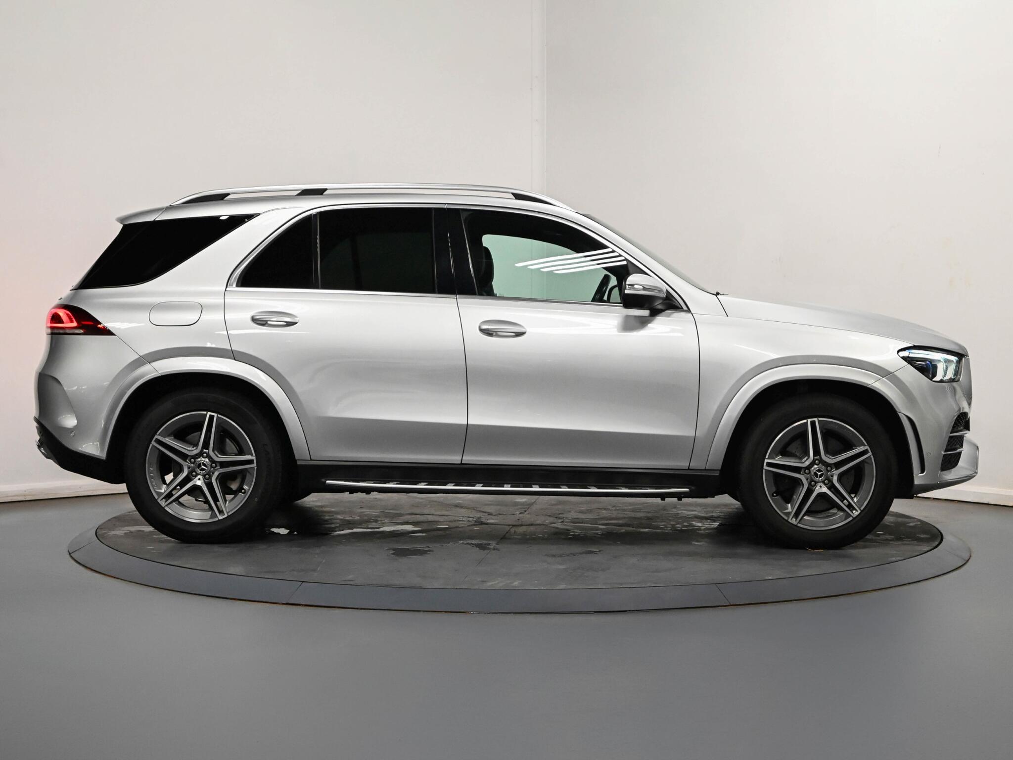 Mercedes-Benz Gle view 24