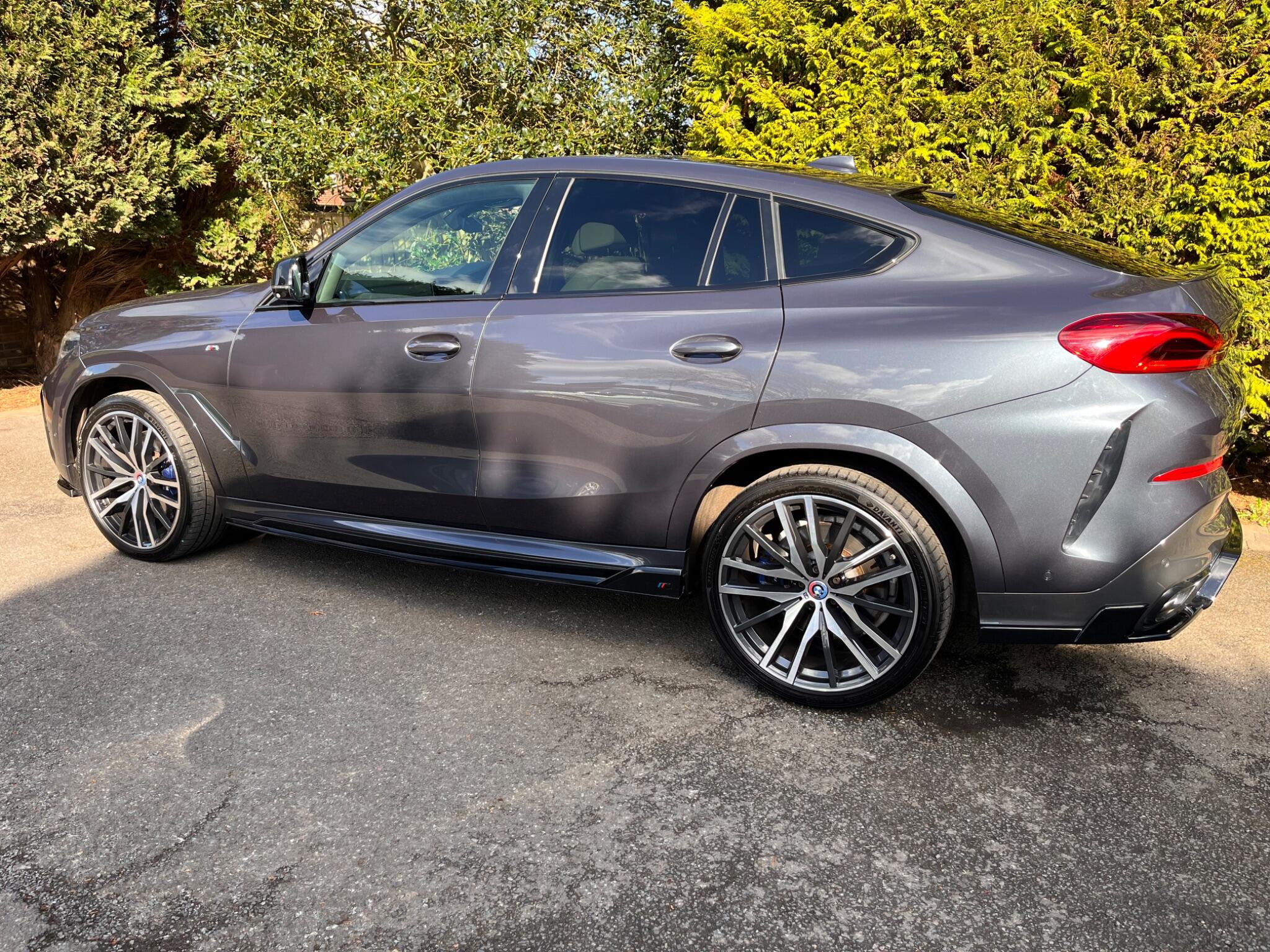 BMW X6 view 15