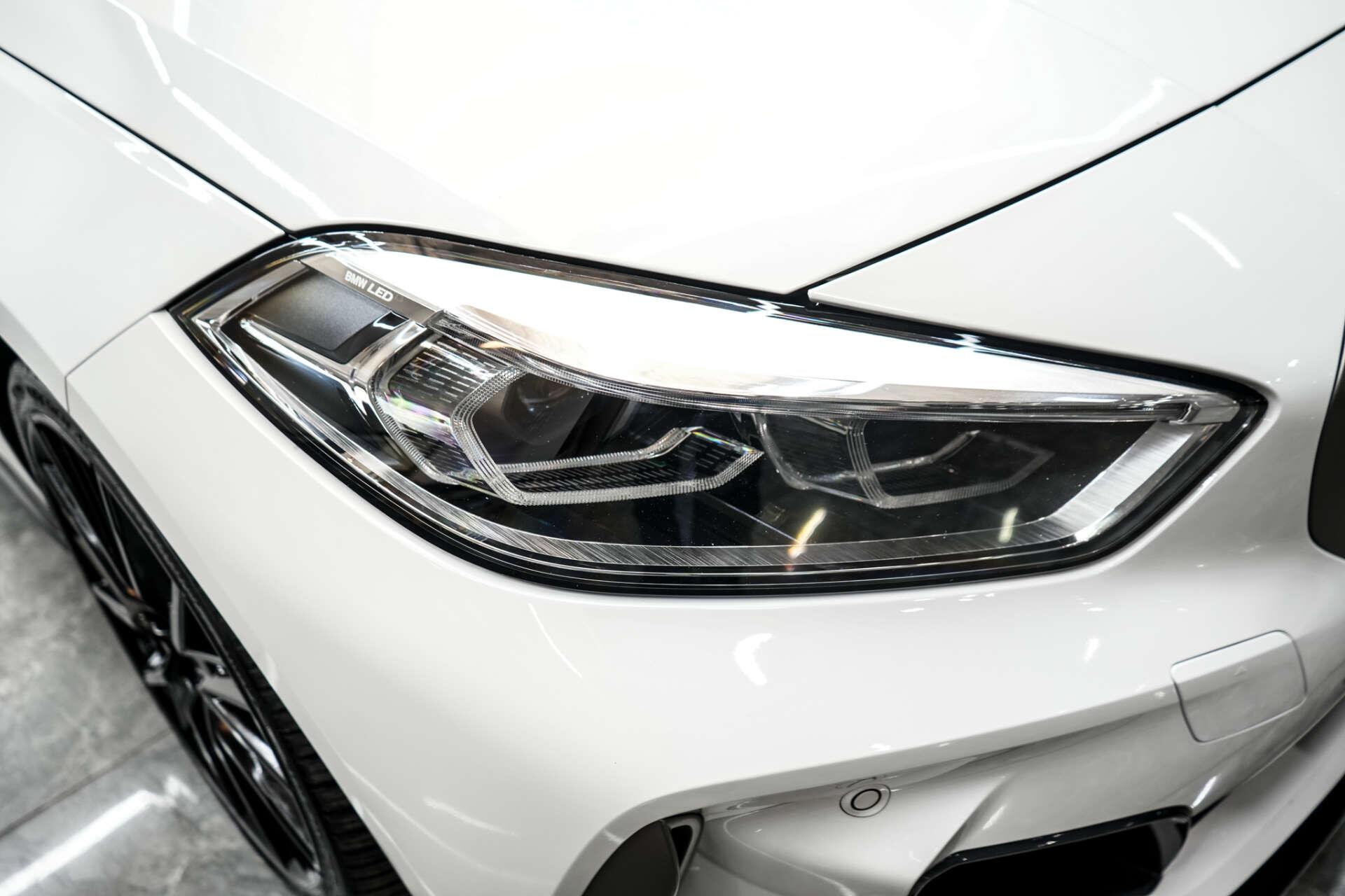 BMW 1 Series view 6