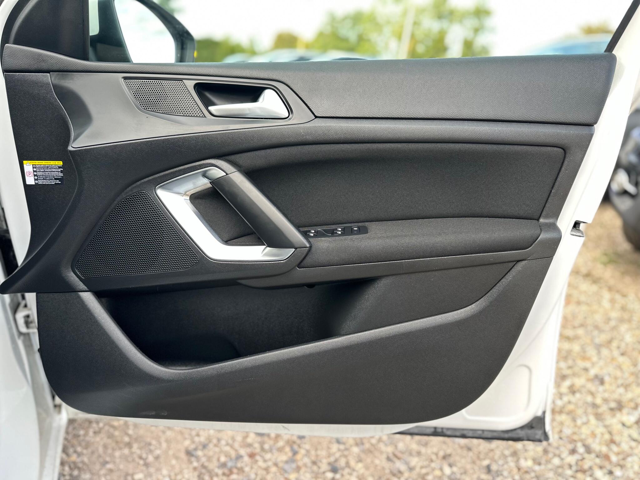 Peugeot 308 view 56