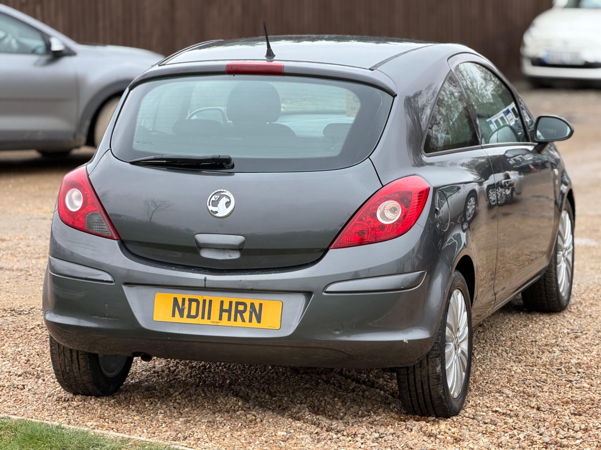 2011 Vauxhall Corsa 1.4 16V Excite Euro 5 3dr (A/C) image 11