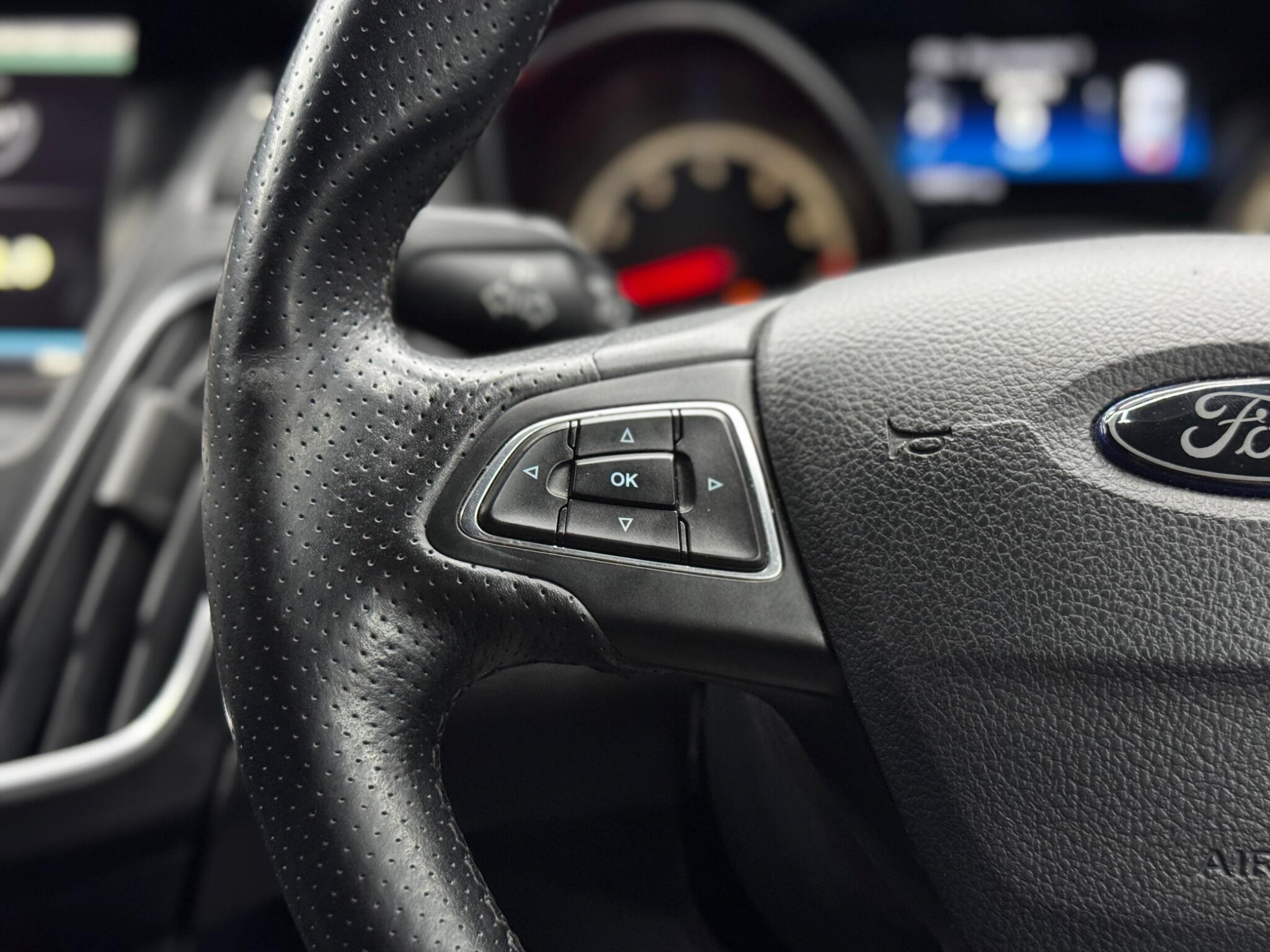 Ford Focus view 20