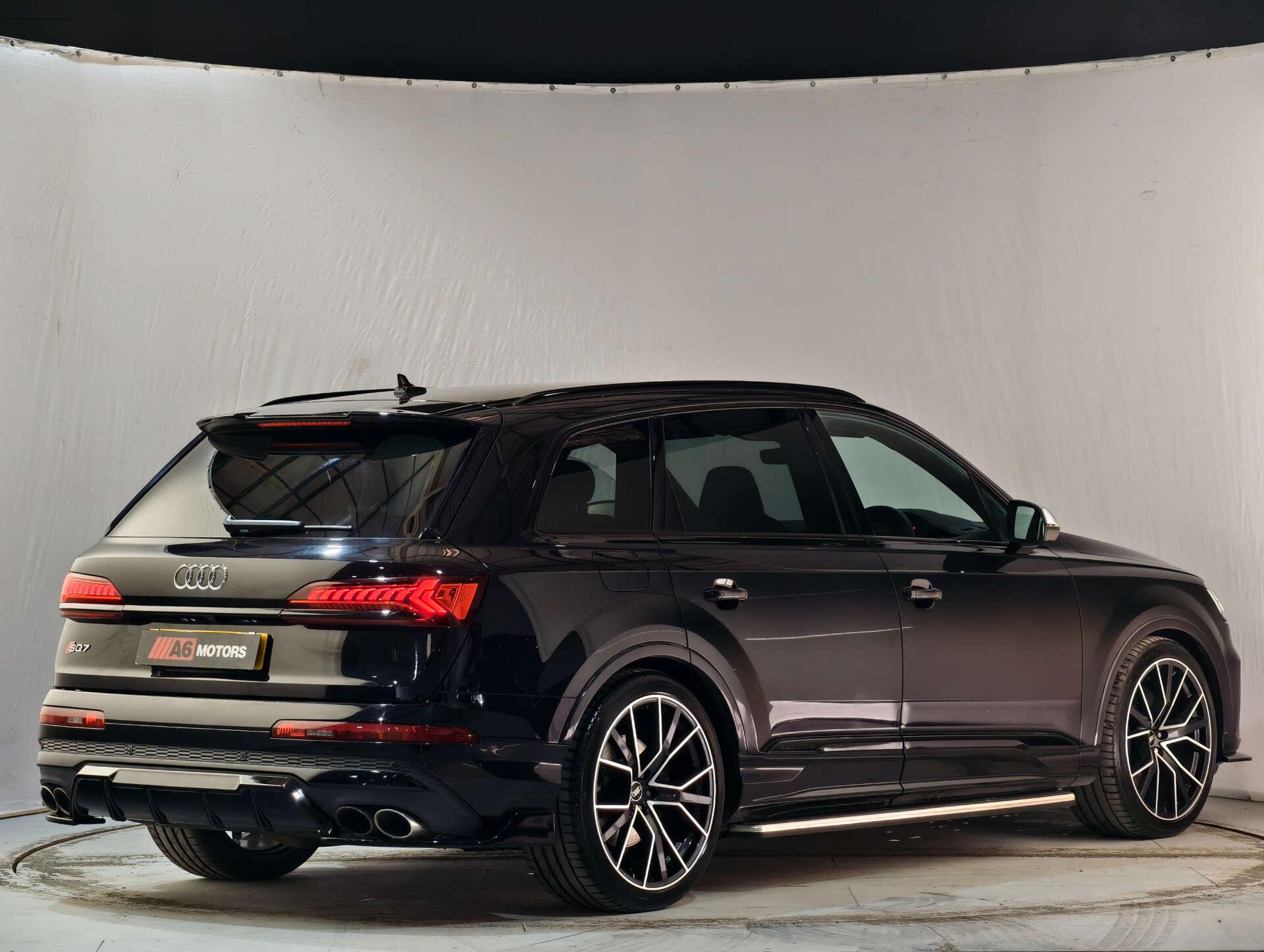 Audi SQ7 view 18