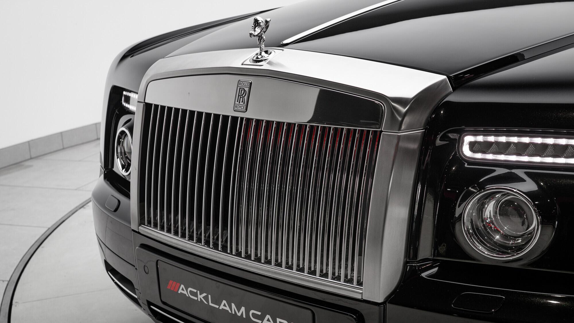 Rolls-Royce Phantom view 33