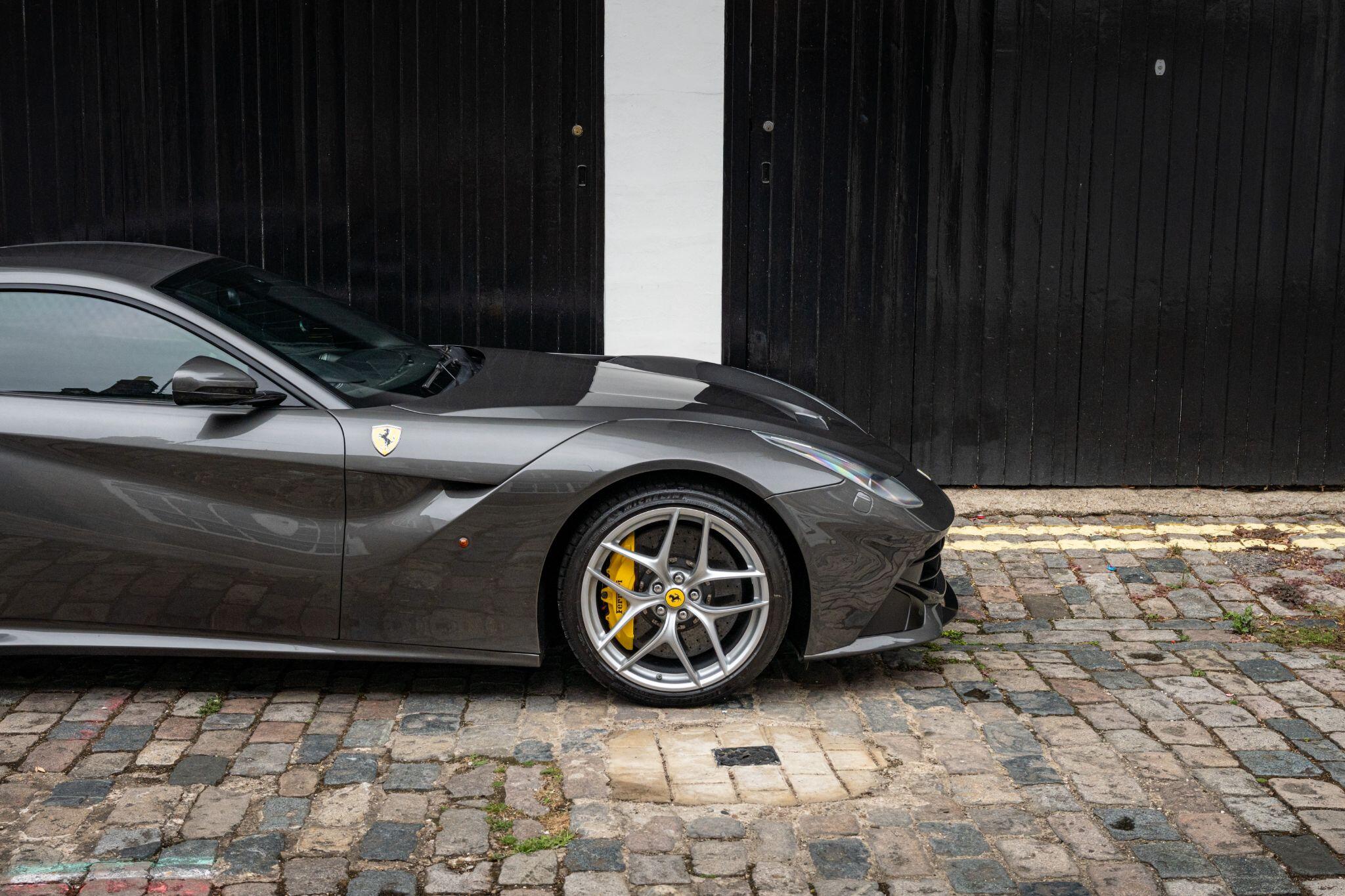 Ferrari F12 view 19