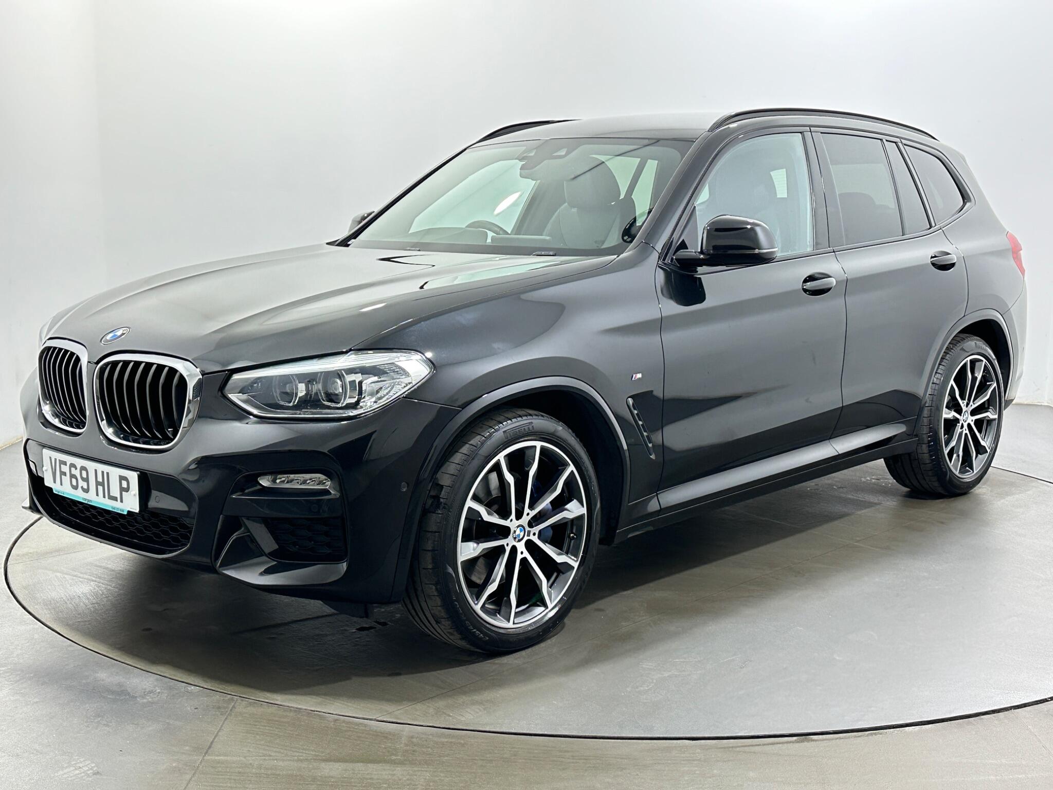 BMW X3 view 4