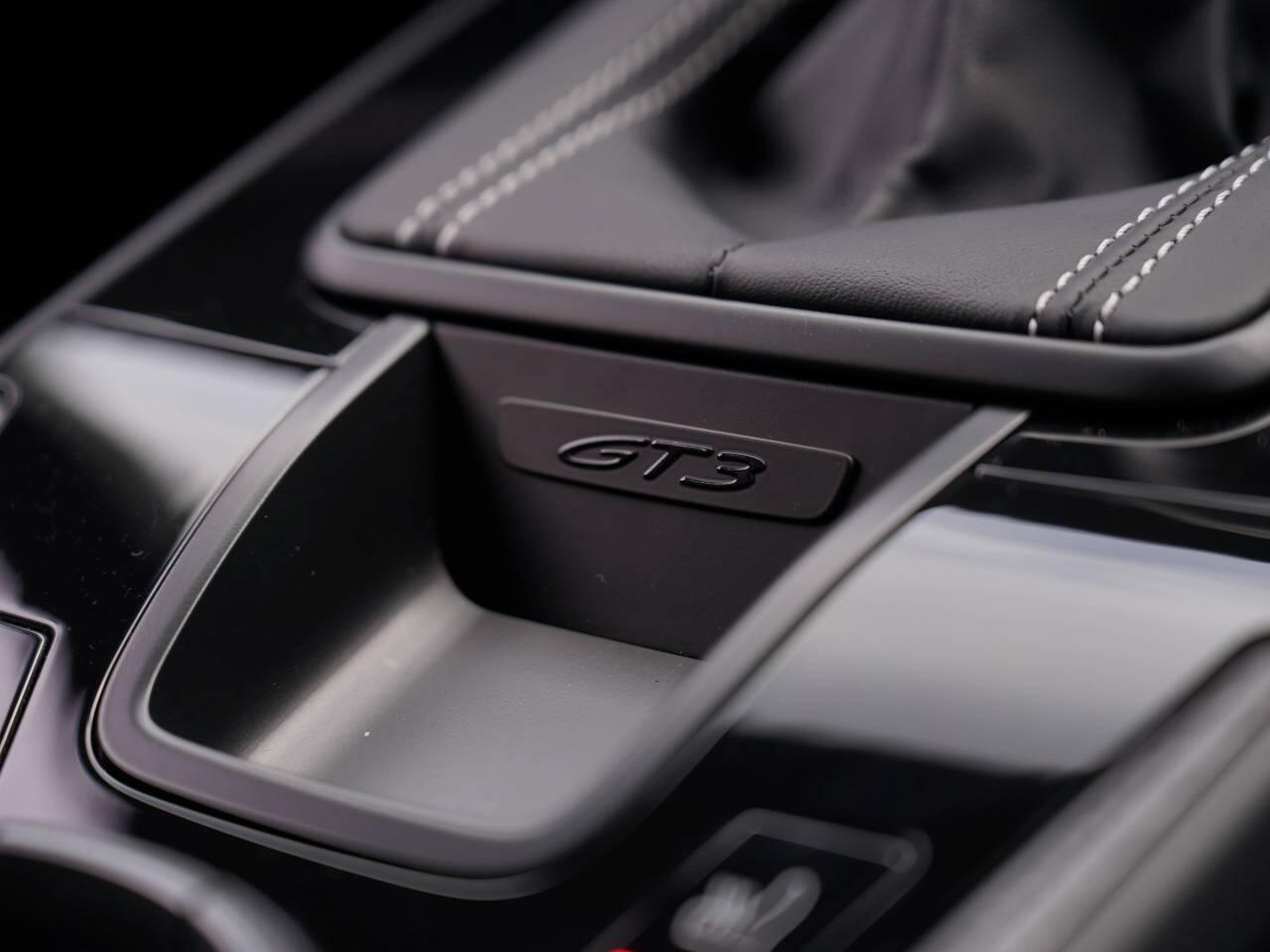 Porsche 911 view 42