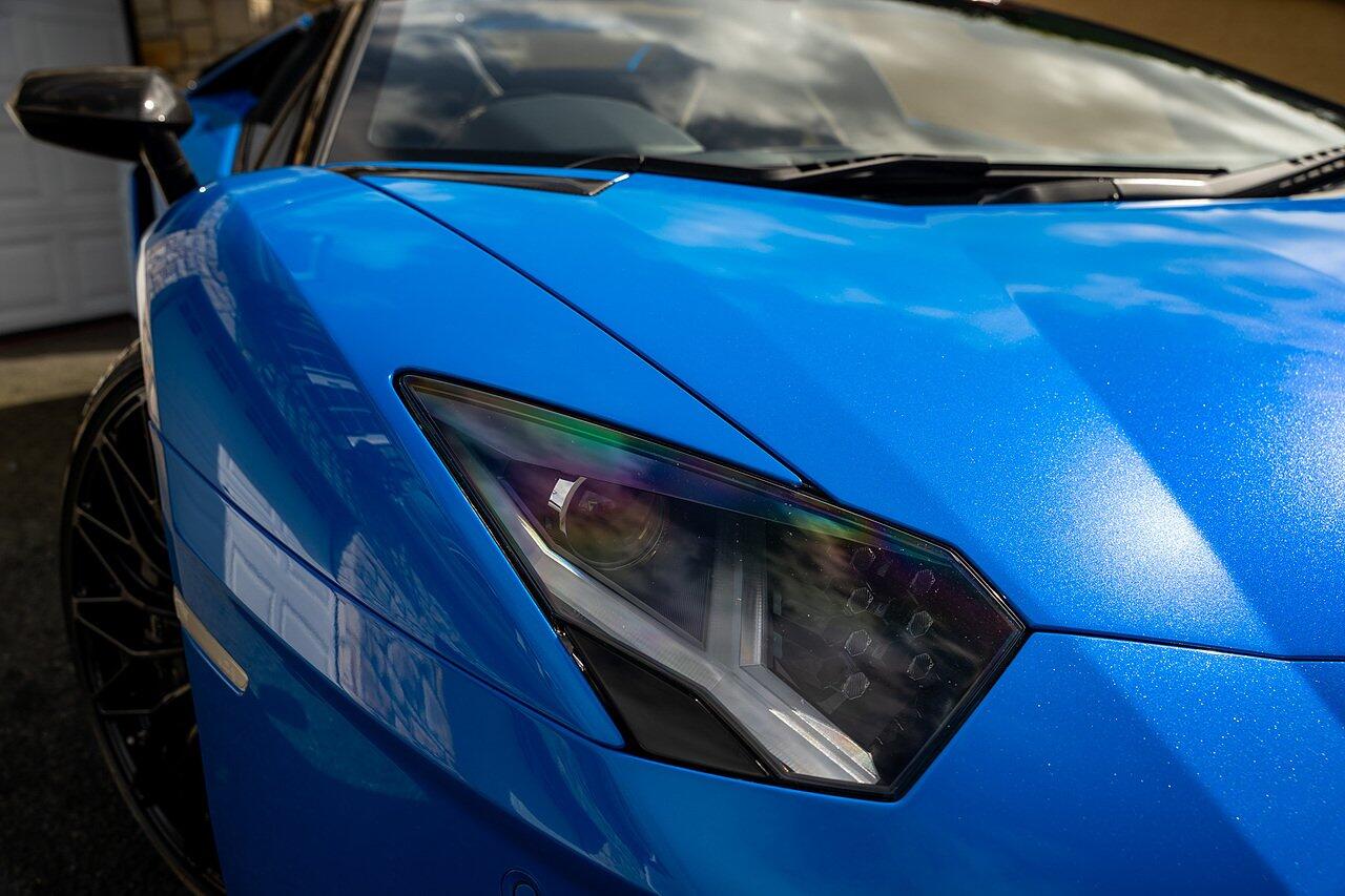 Lamborghini Aventador view 36