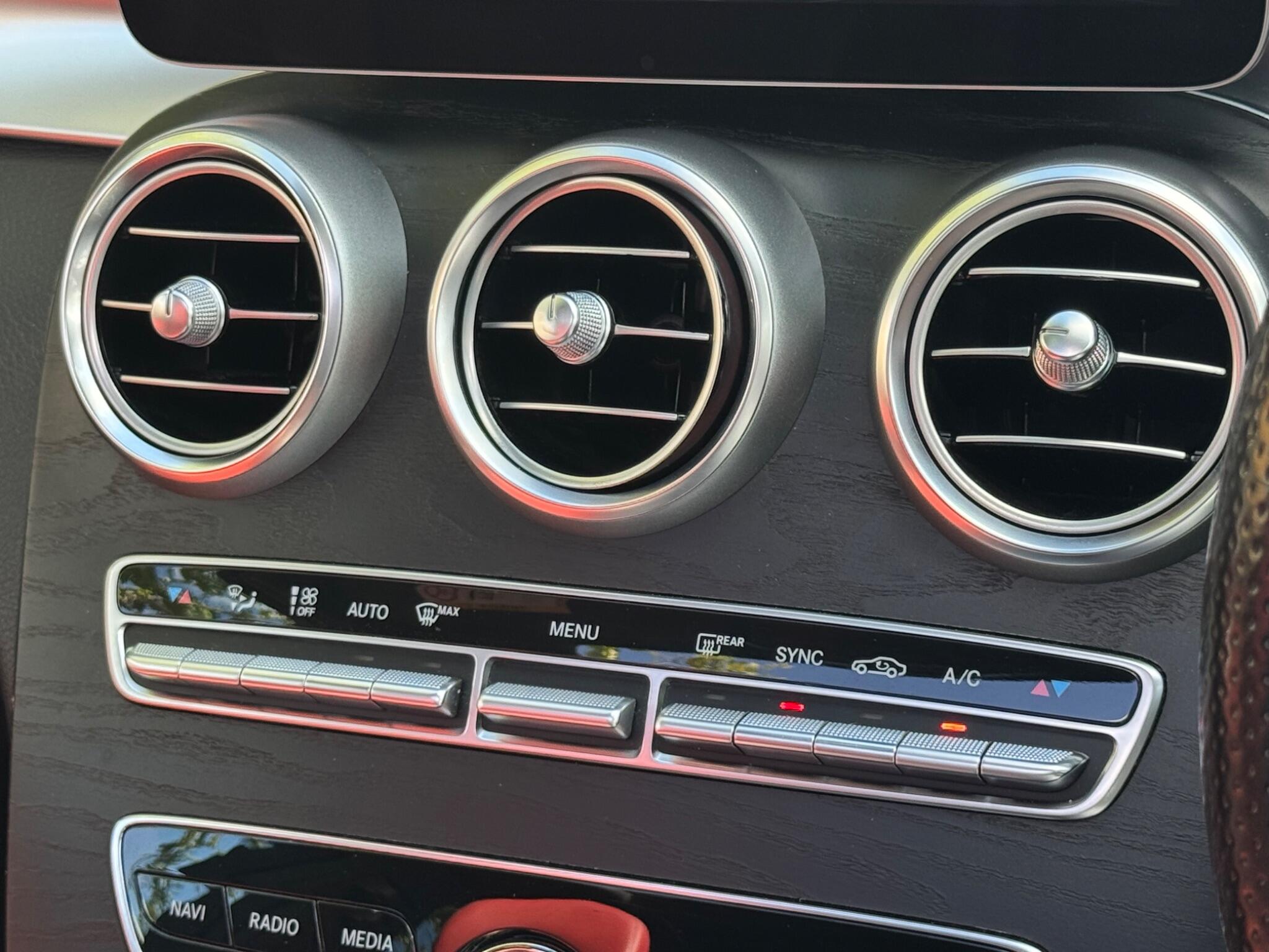 Mercedes-Benz C-Class view 29